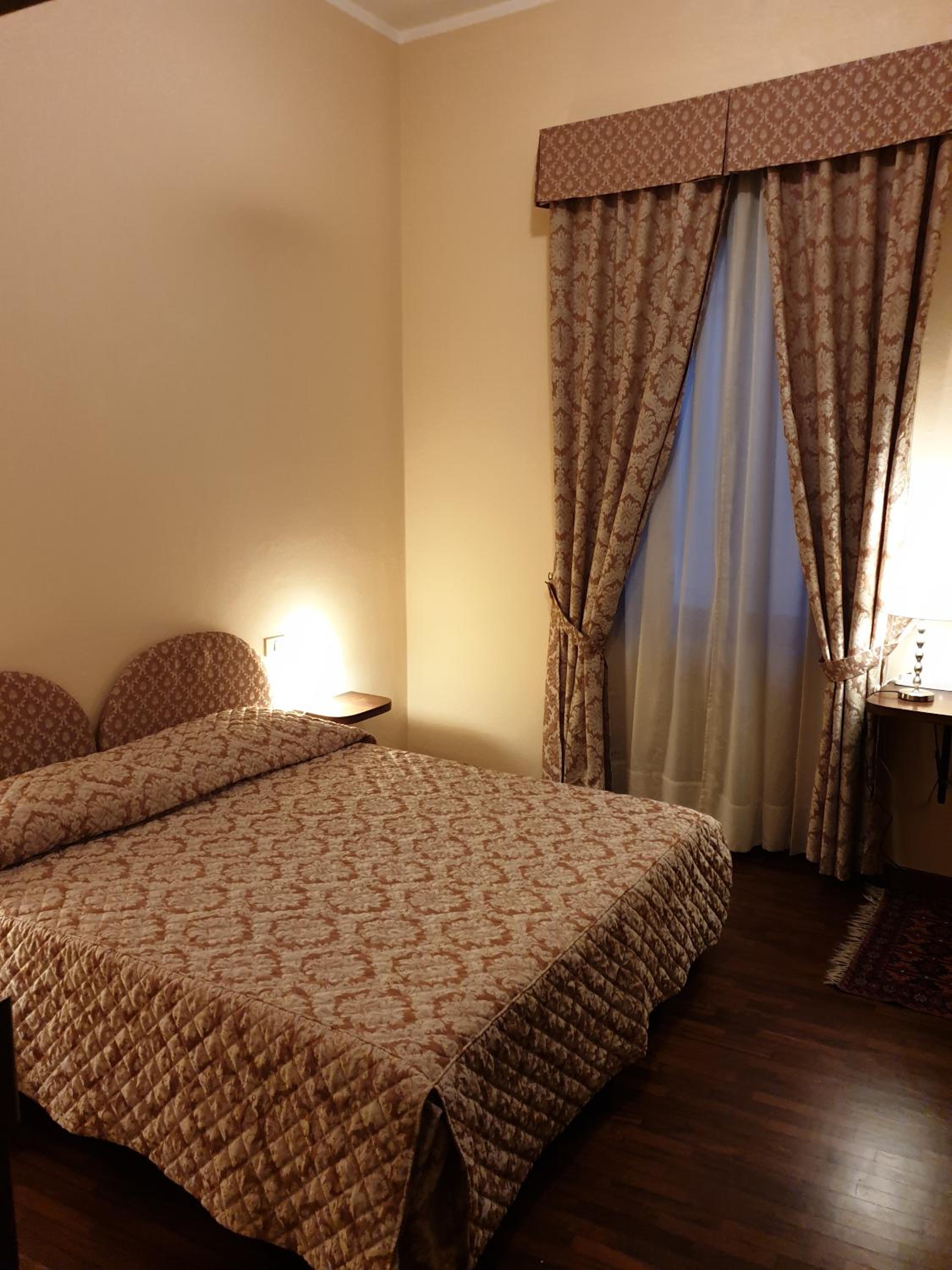 Standard Double Room - Photo 5