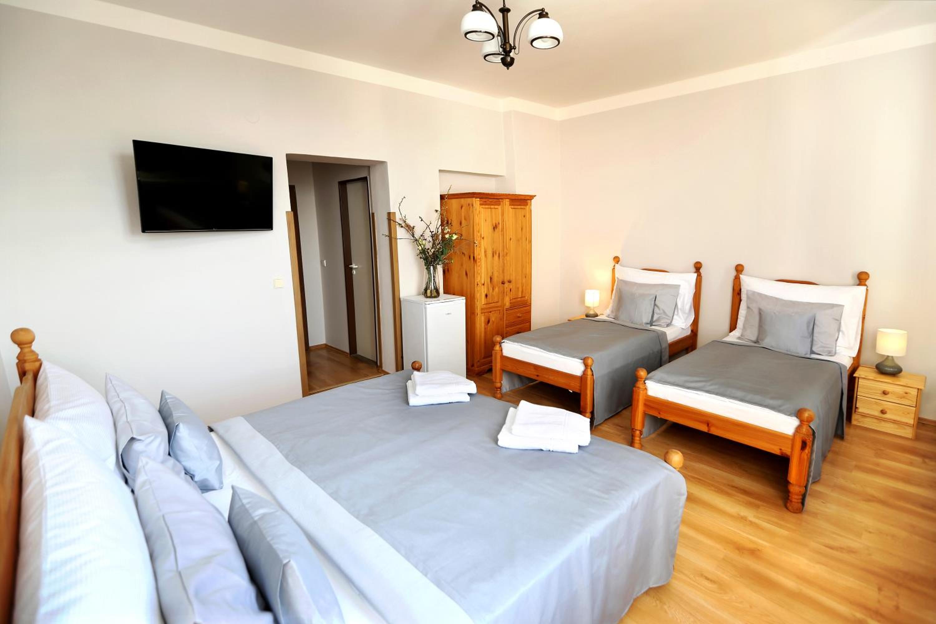 Quadruple Room with Mountain View - Photo 4