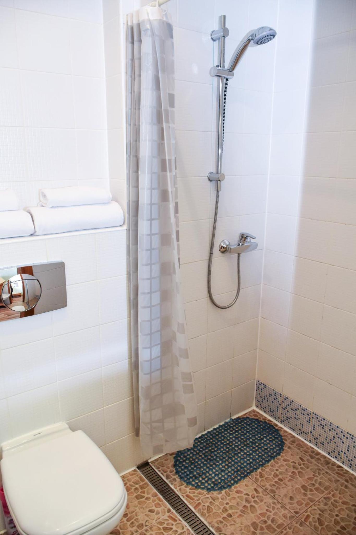 Double Room - Photo 2