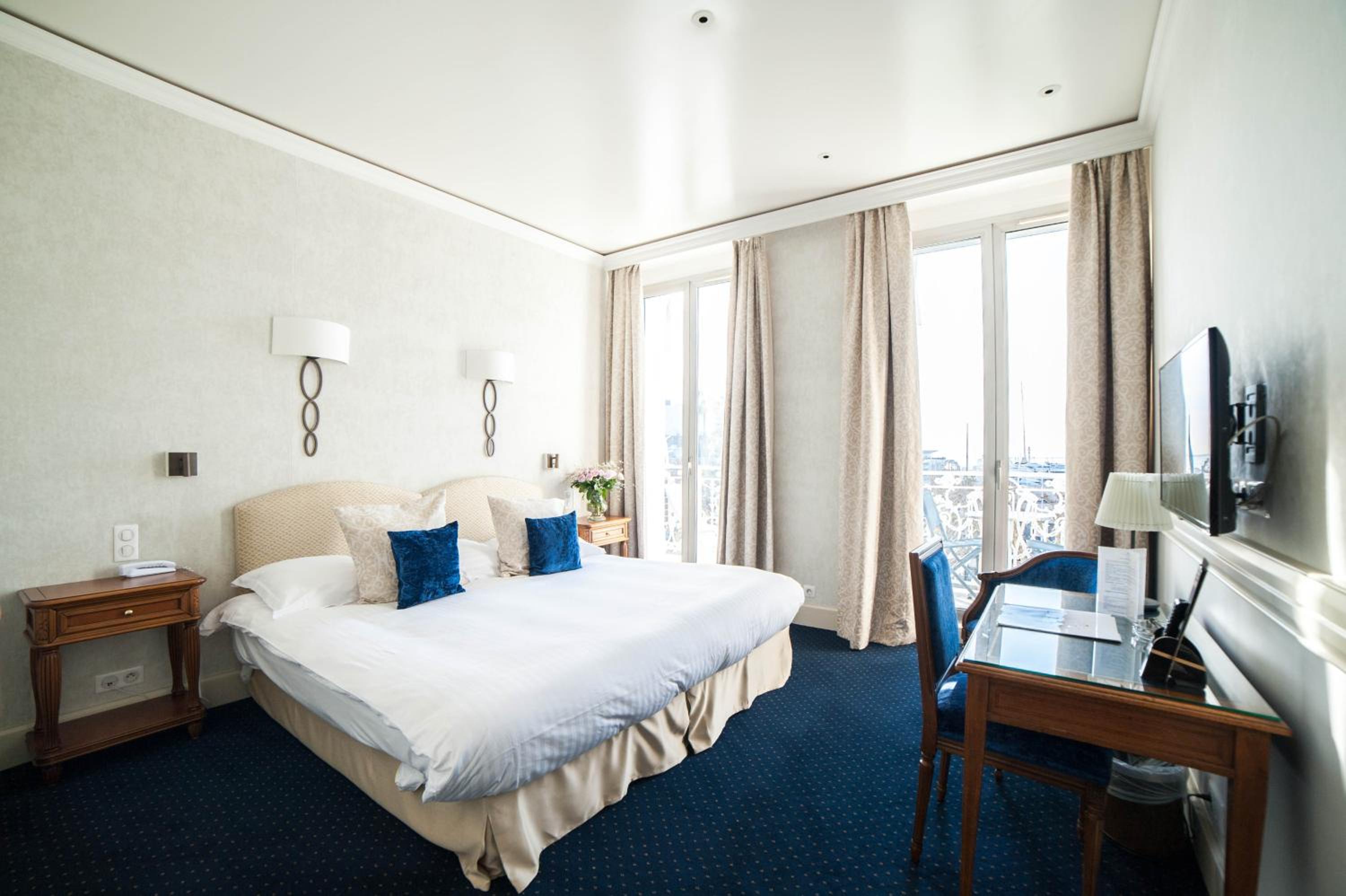 Superior Double or Twin Room with Sea View