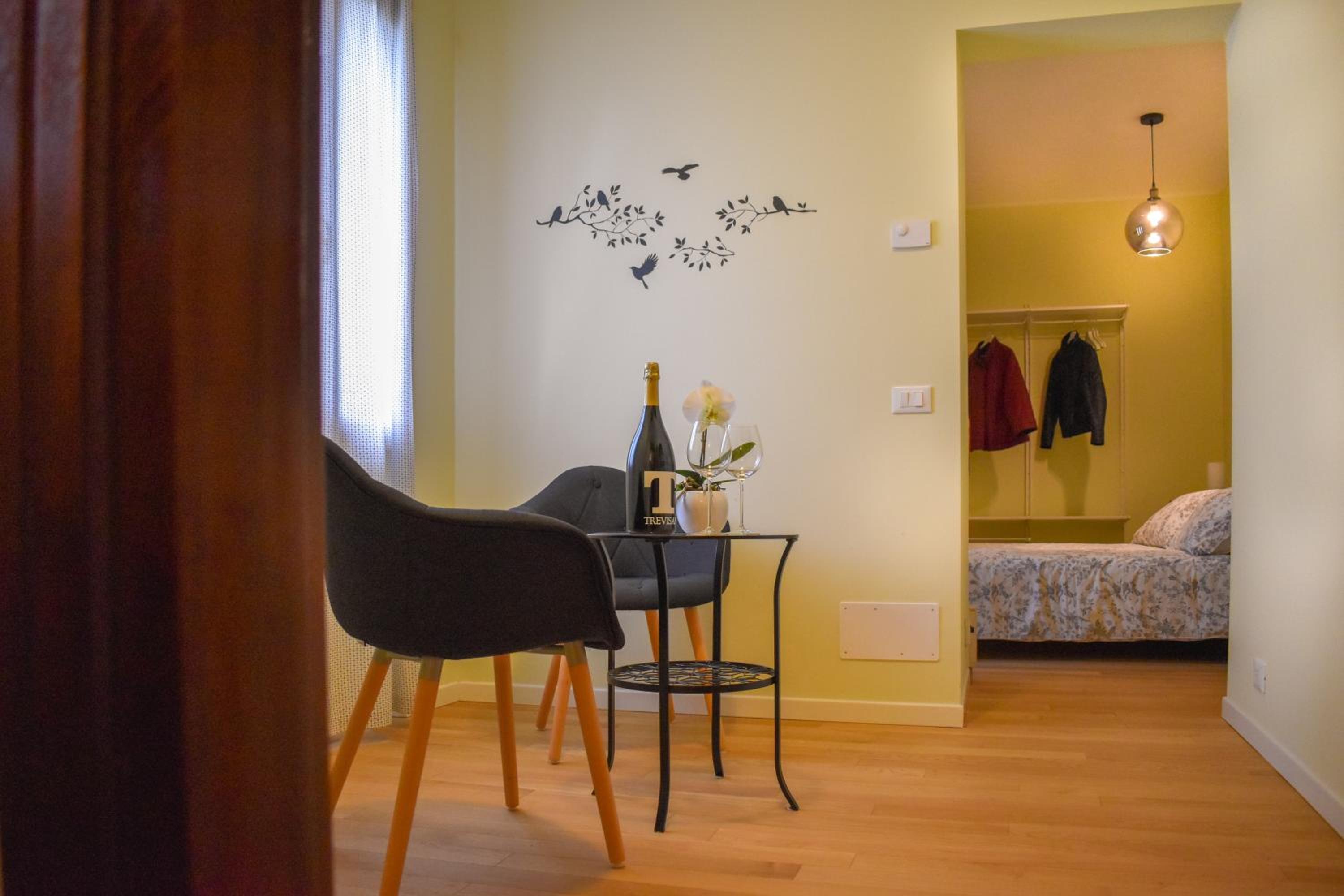 Double Room with Private Bathroom - Photo 3