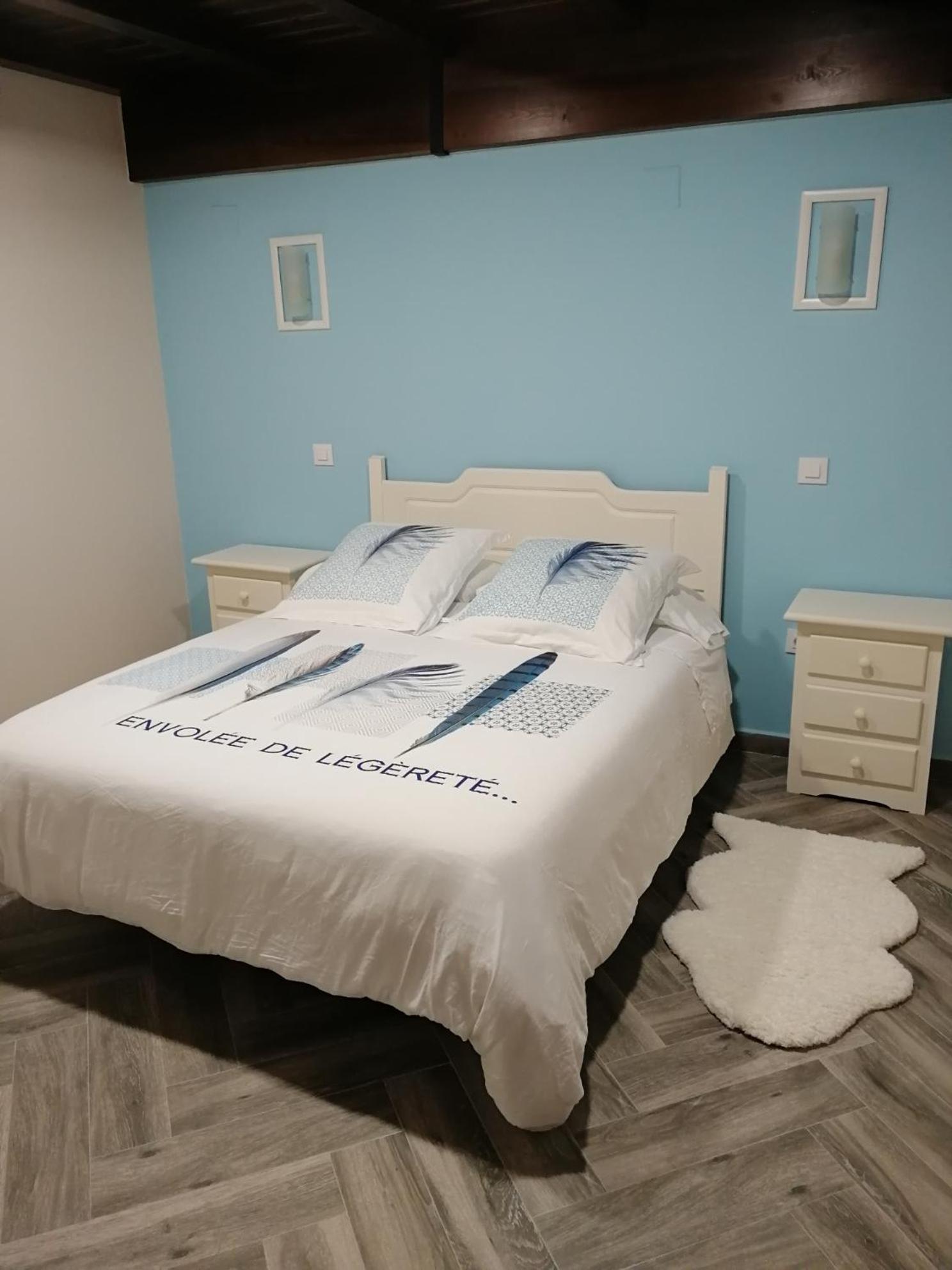 One-Bedroom Apartment - Photo 1