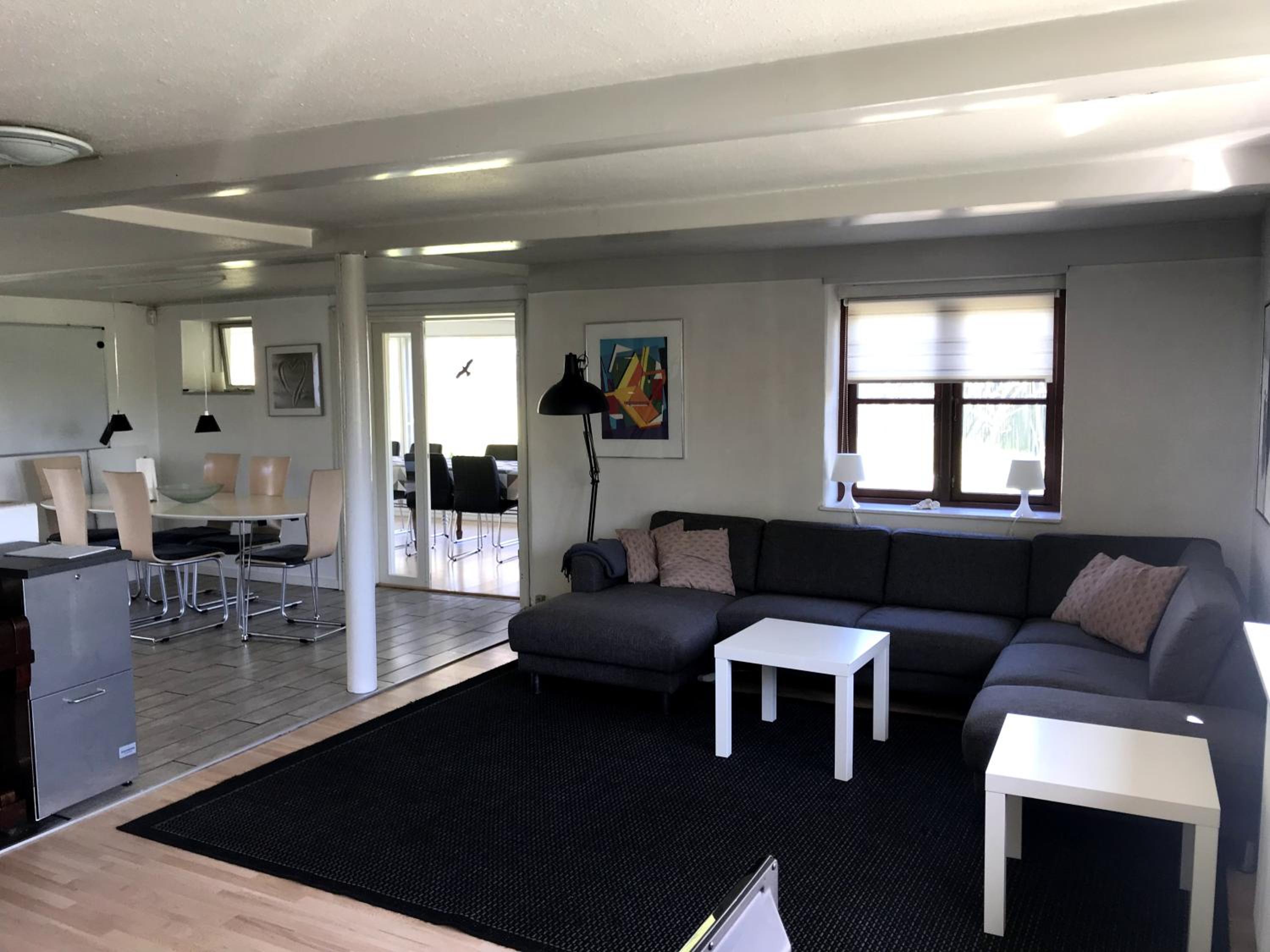 Seven-Bedroom House photo 1