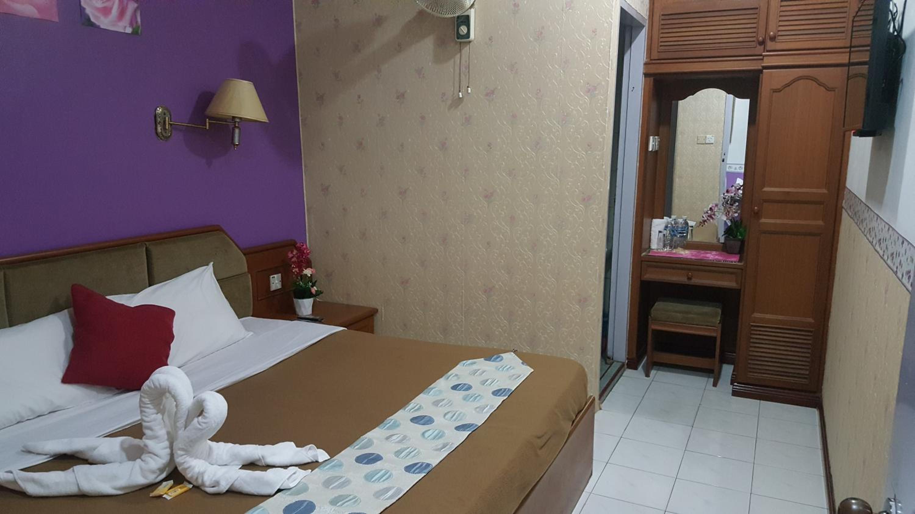 Standard King Room - Photo 2