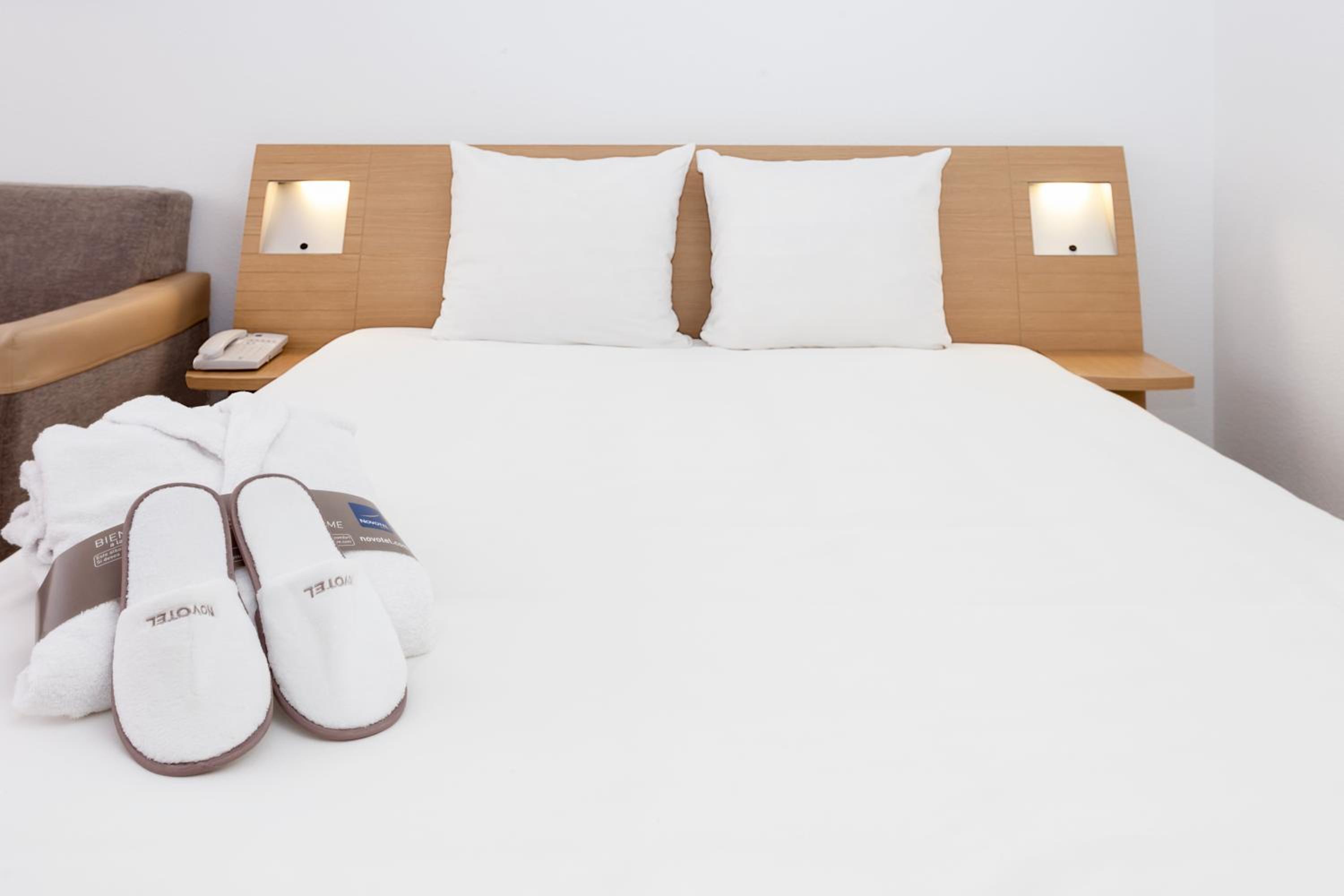 Executive Room with 1 Queen bed - Photo 8