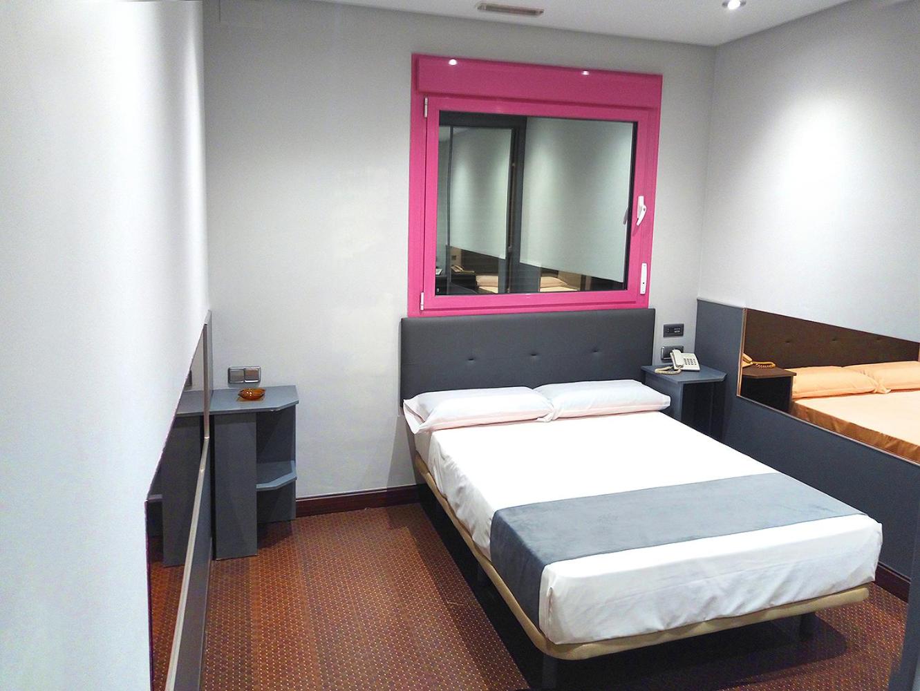 Double Room - Photo 5