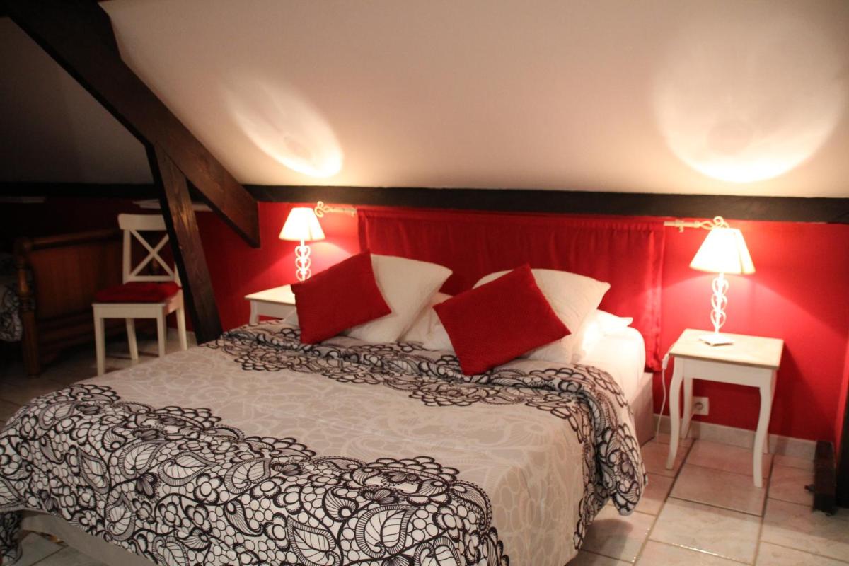 Quadruple Room with Bath photo 2