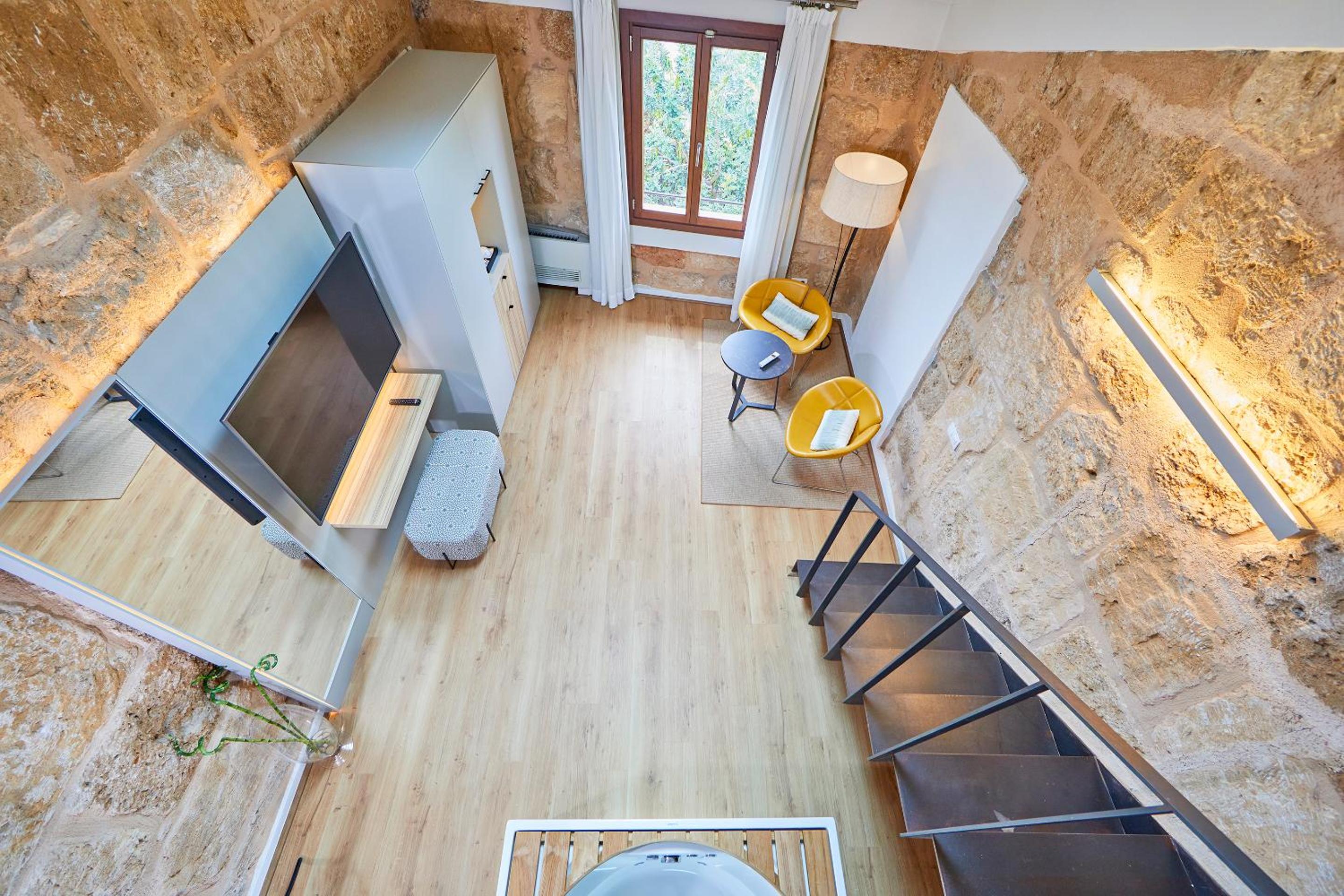 Suite with Garden View - Photo 2