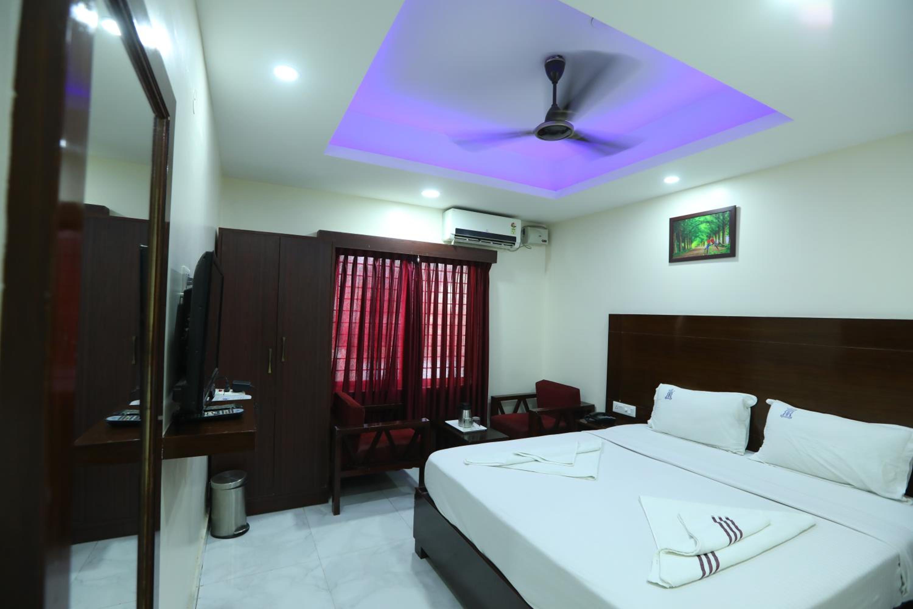 Deluxe King Room (A/C)