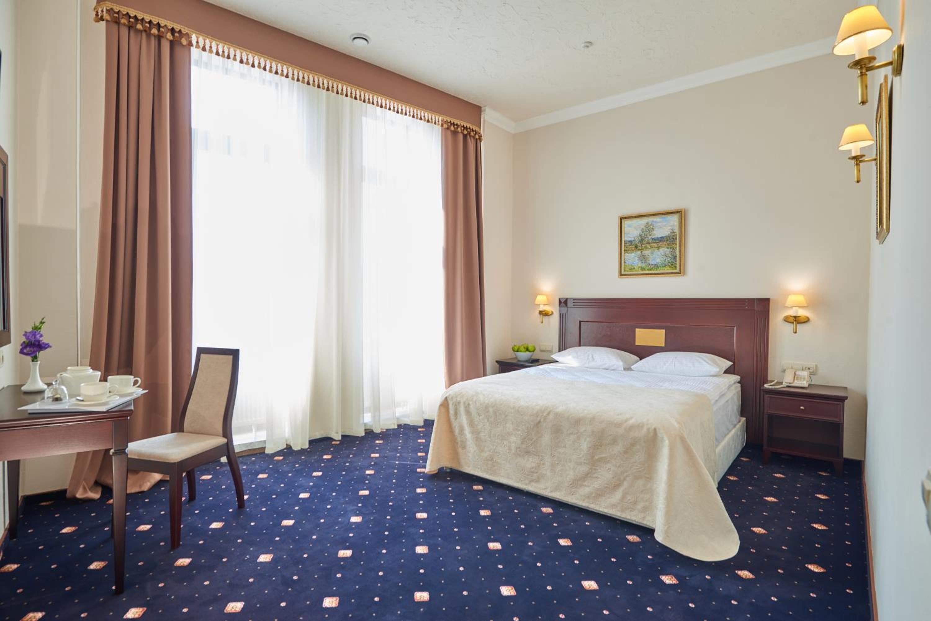 Deluxe Double or Twin Room photo 1