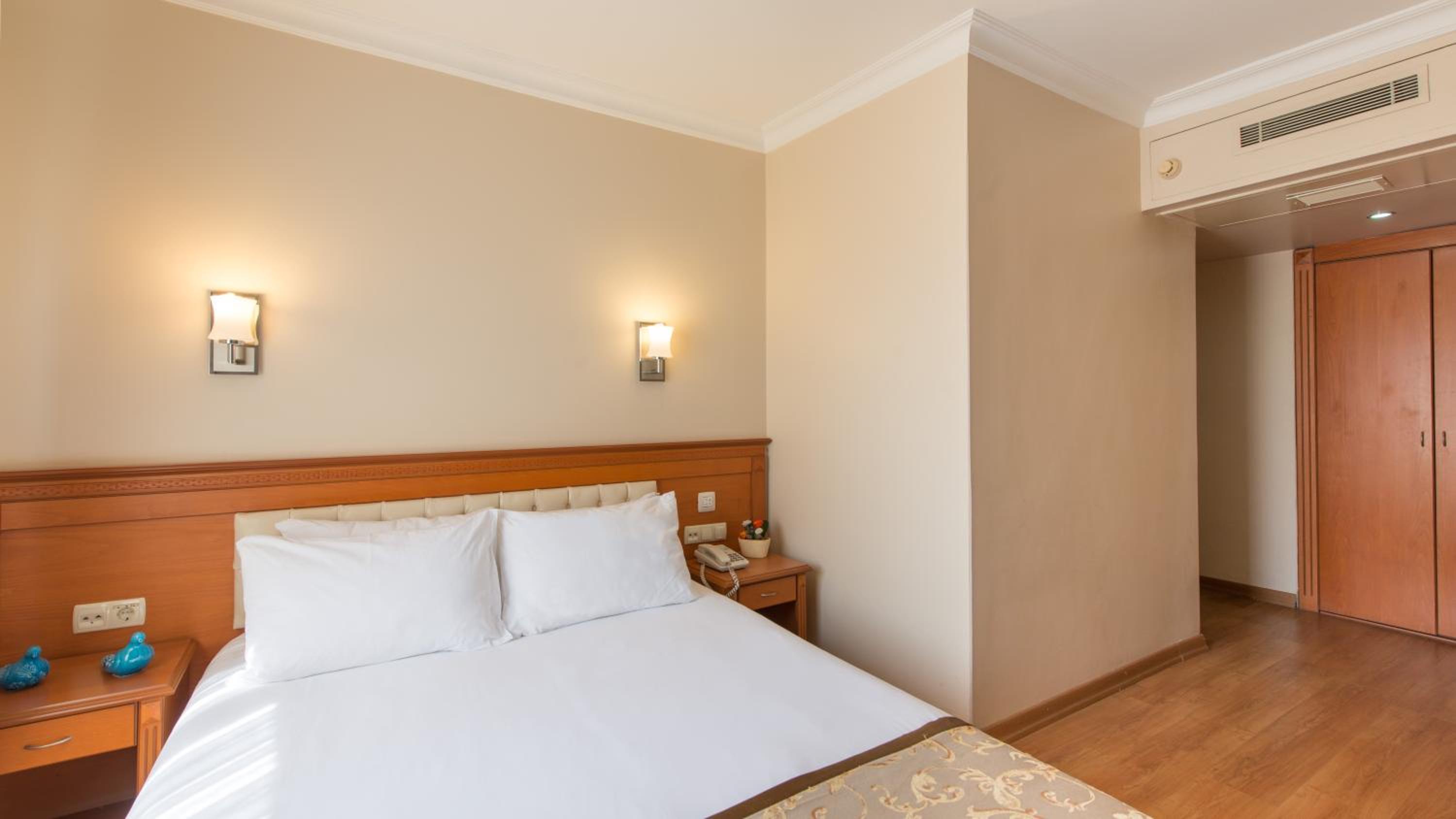 Economy Double or Twin Room photo 2