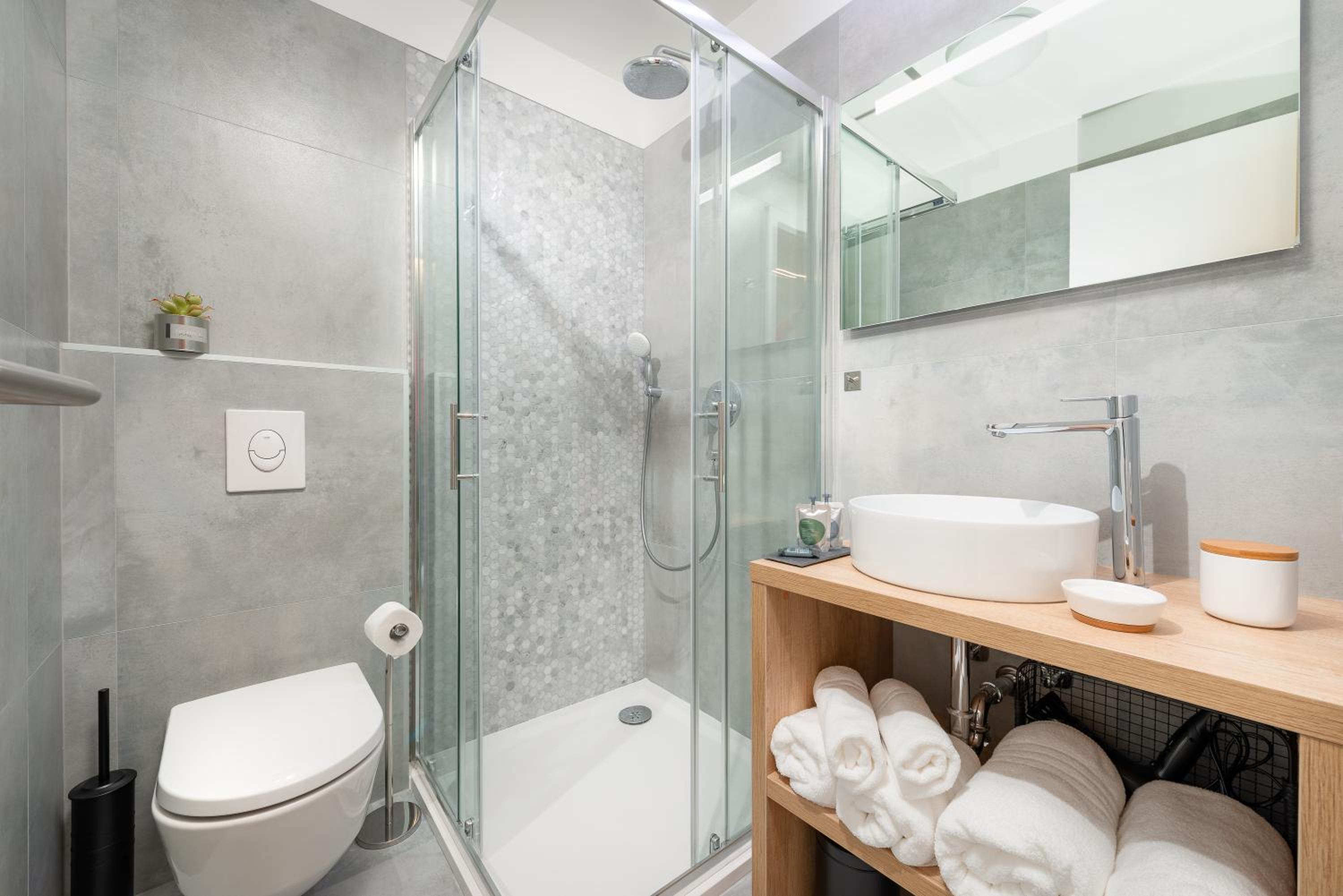 Deluxe Double or Twin Room with Balcony - Photo 13