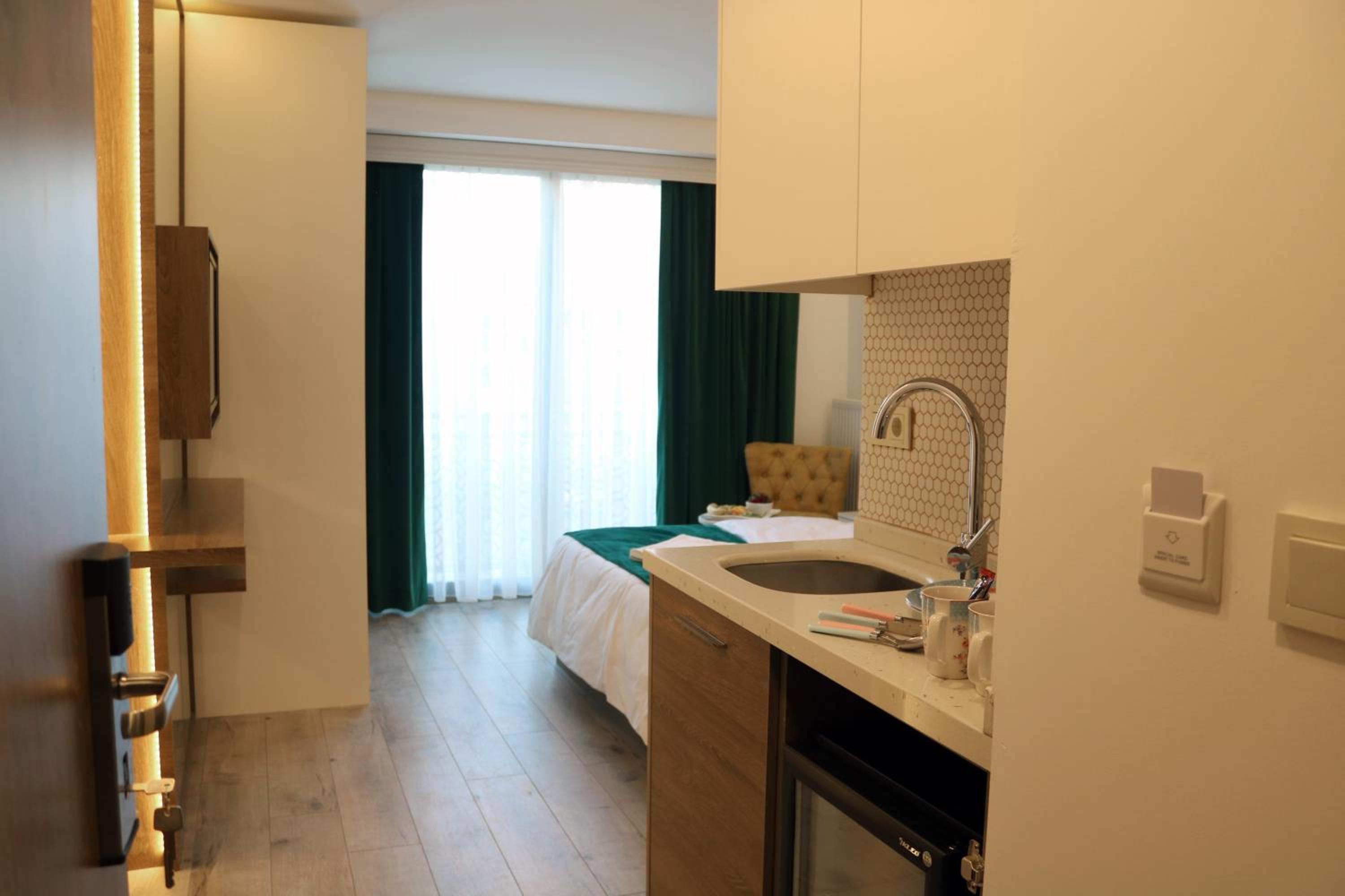 Superior Twin Room With City View photo 3