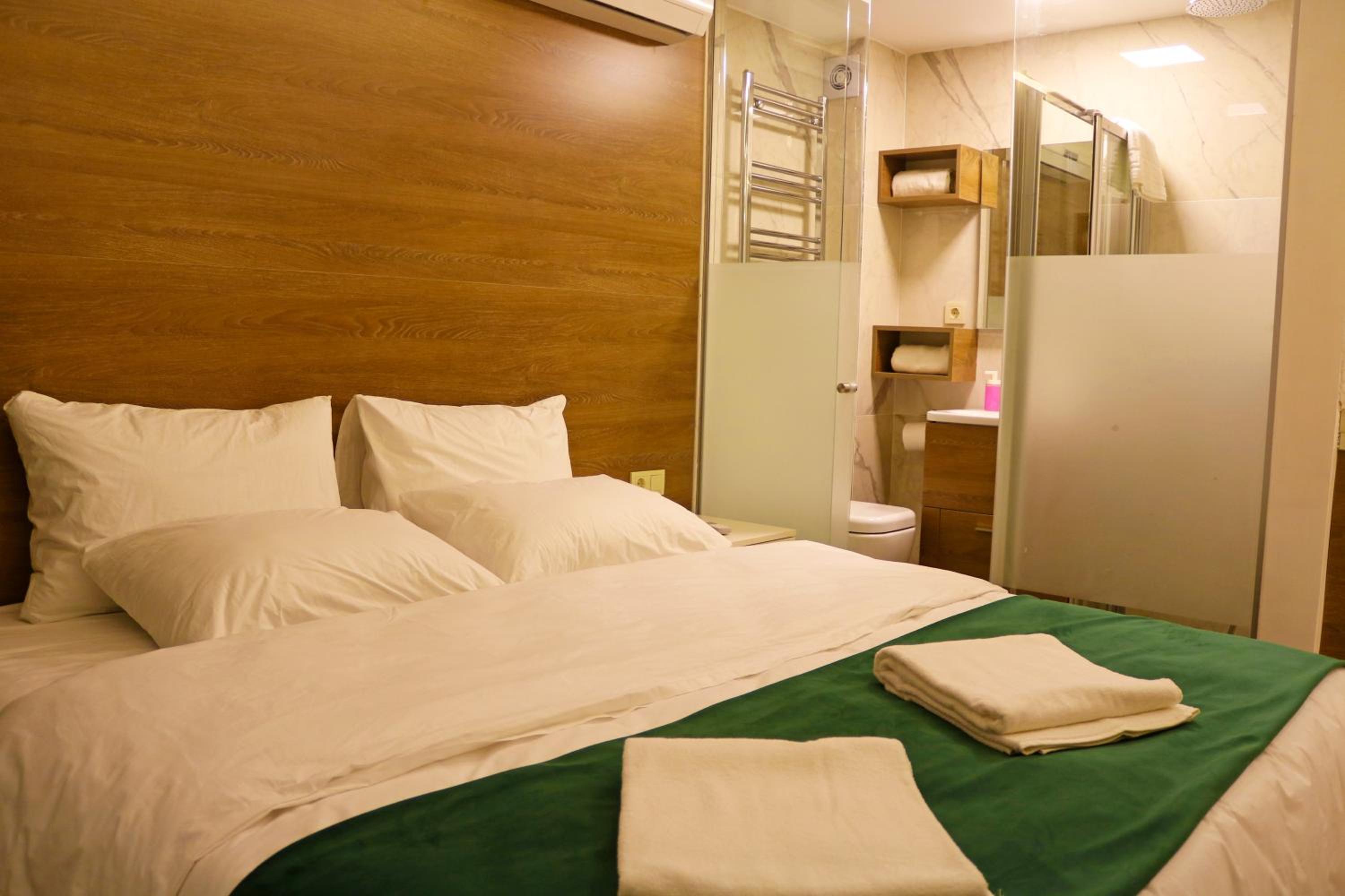 Economy Double Room - Basement photo 1