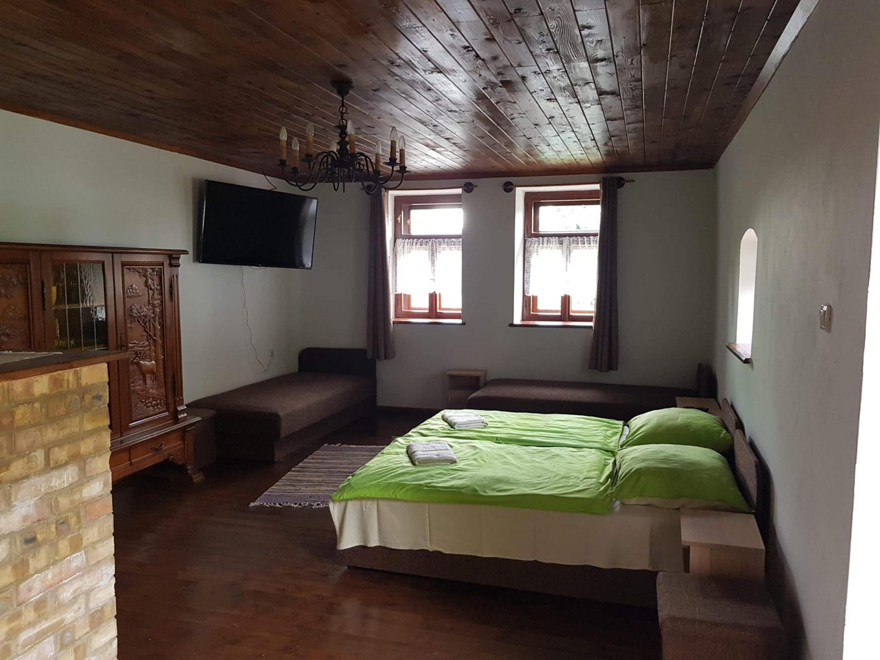 One-Bedroom House - Photo 7