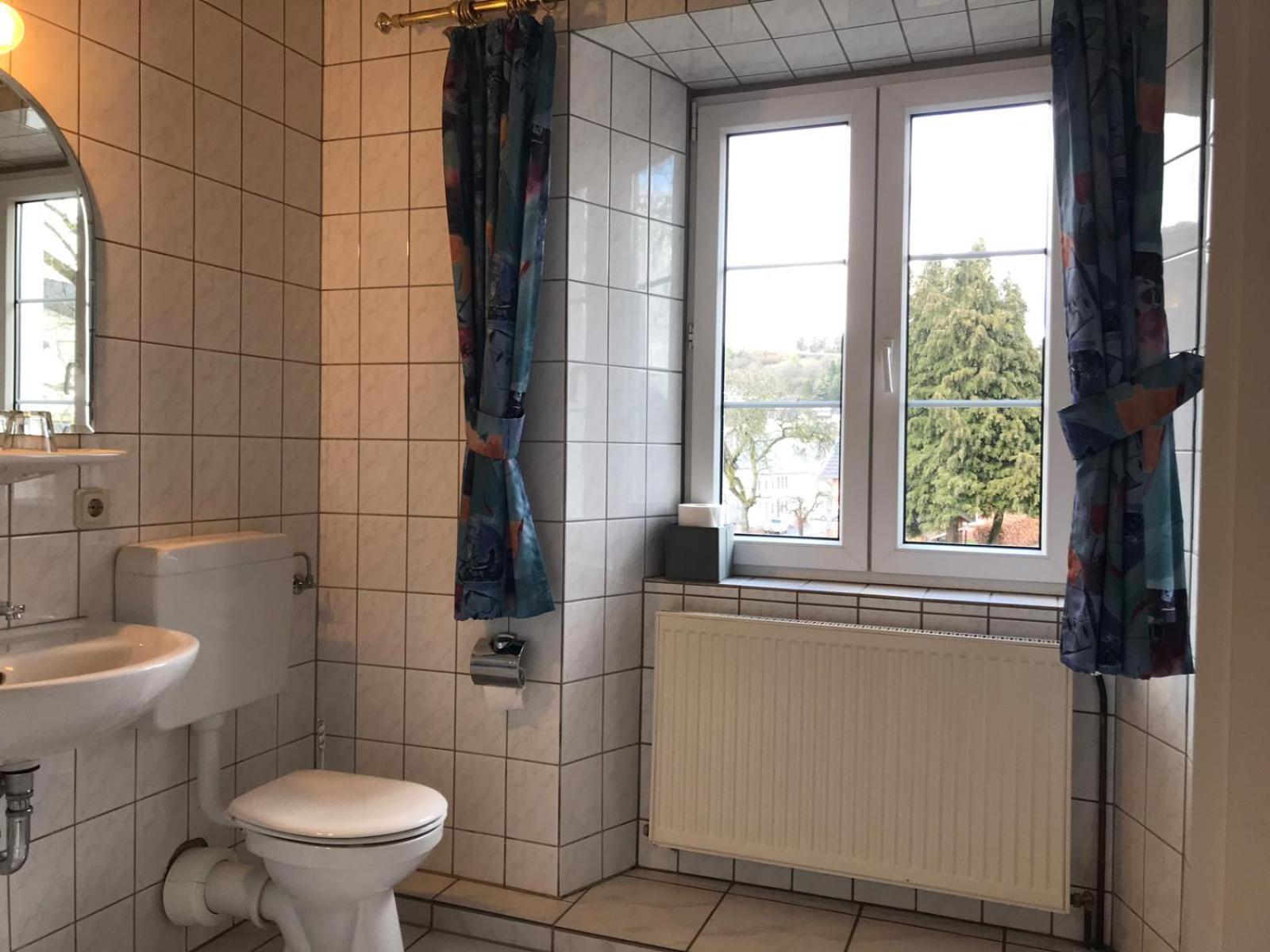 Double Room with Private Bathroom - Photo 3