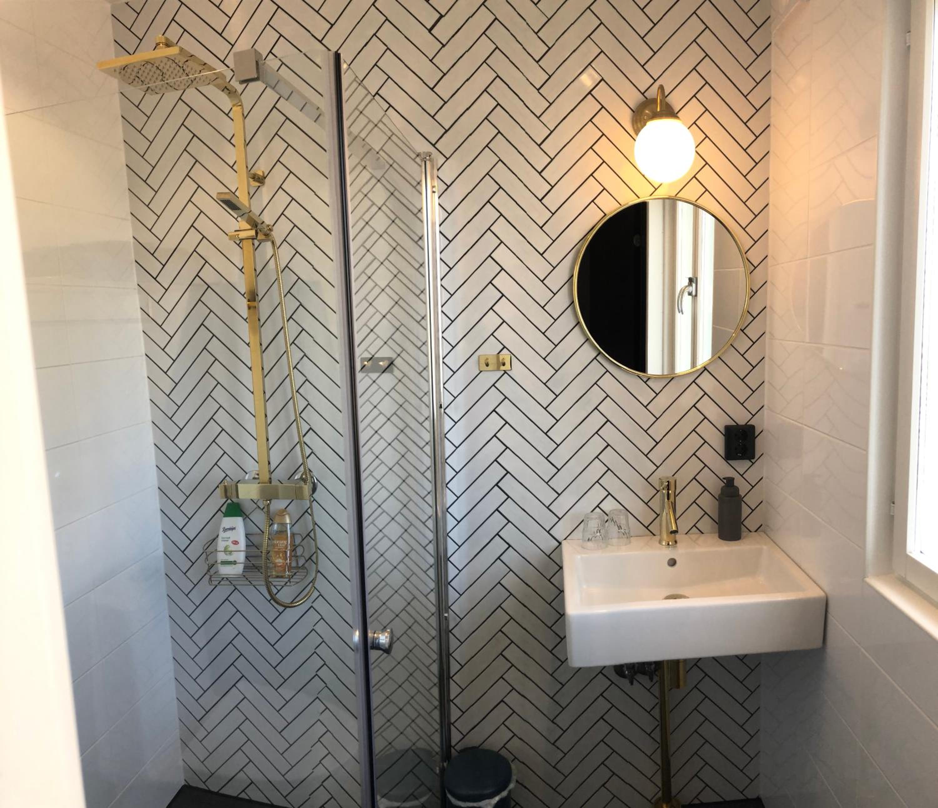 Twin Room - Photo 6