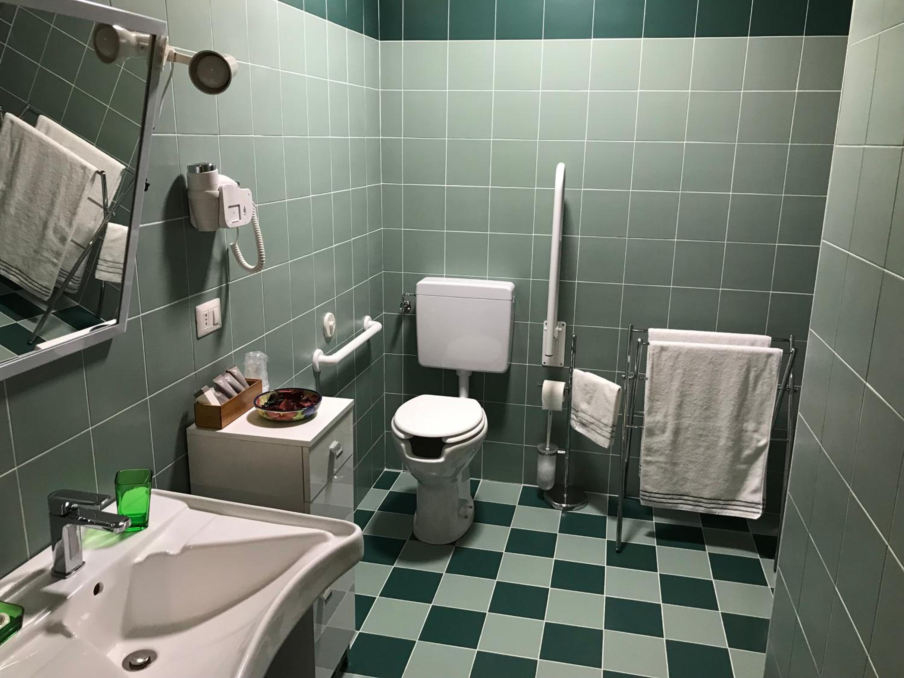Double Room - Disability Access - Photo 1