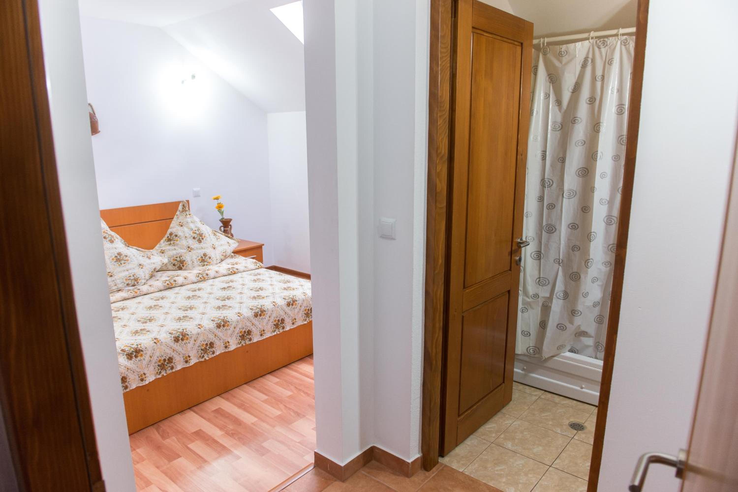 Double Room with Private Bathroom photo 2