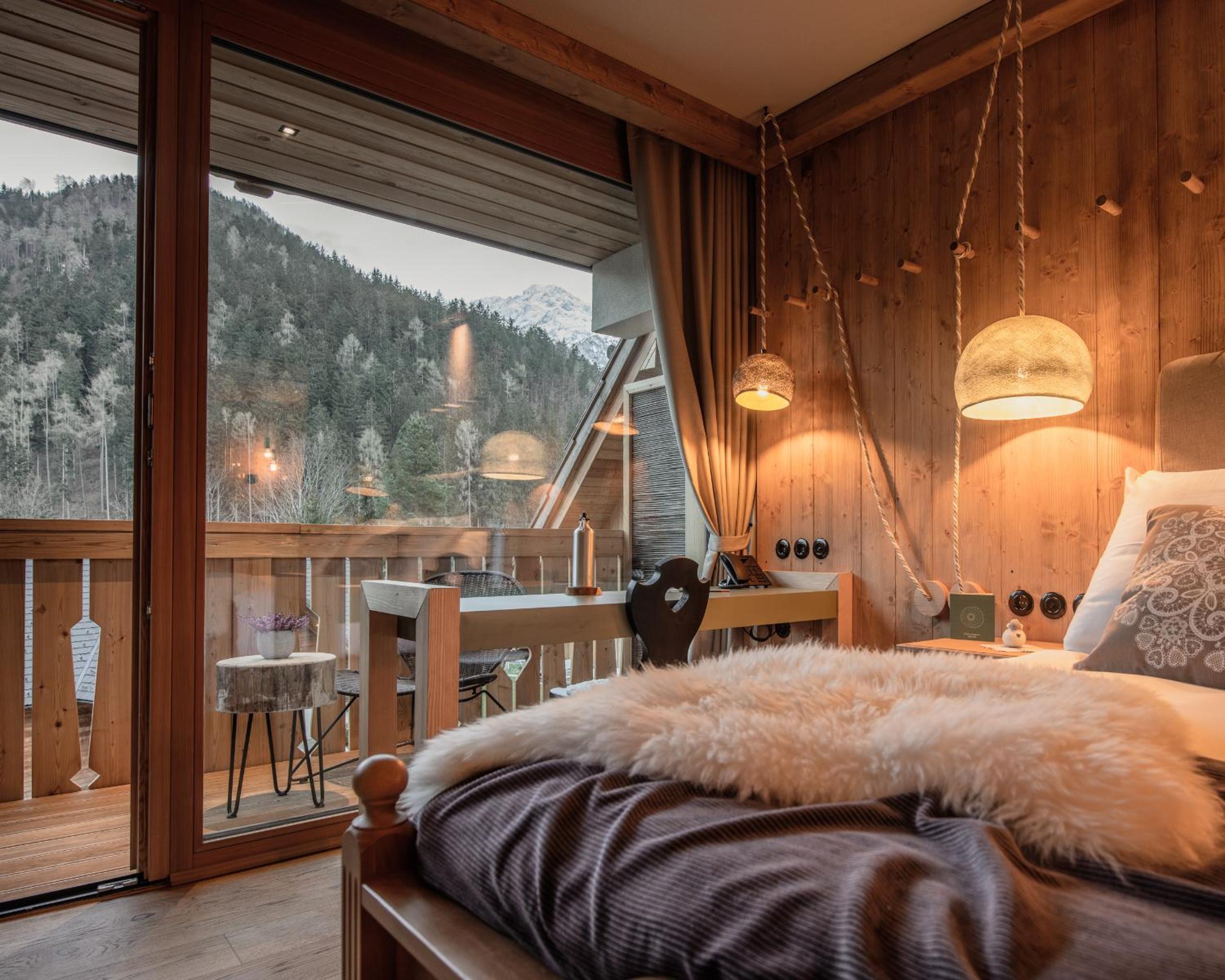 Superior Double Room with Balcony - Photo 4