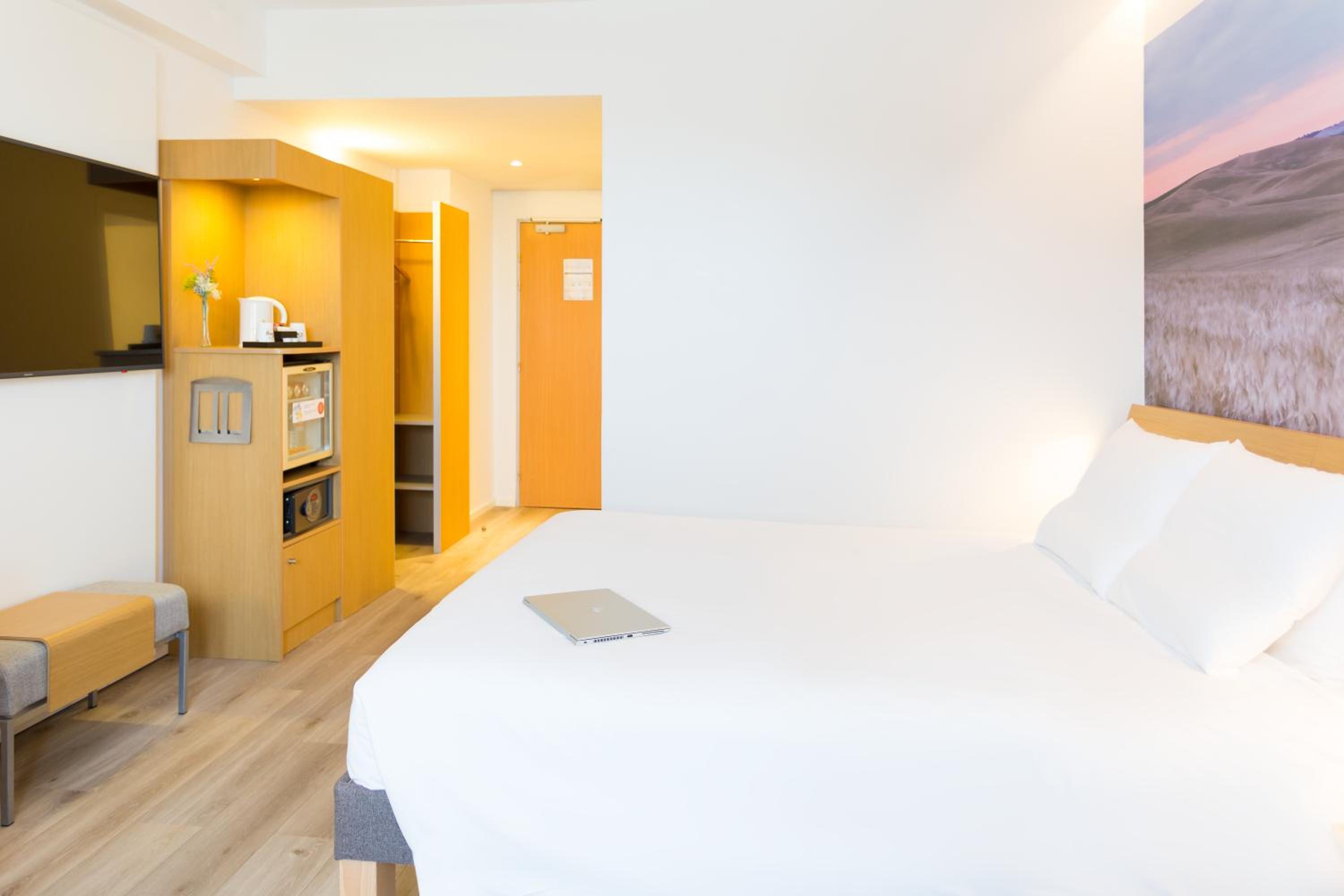 Double Room thumbnail 6