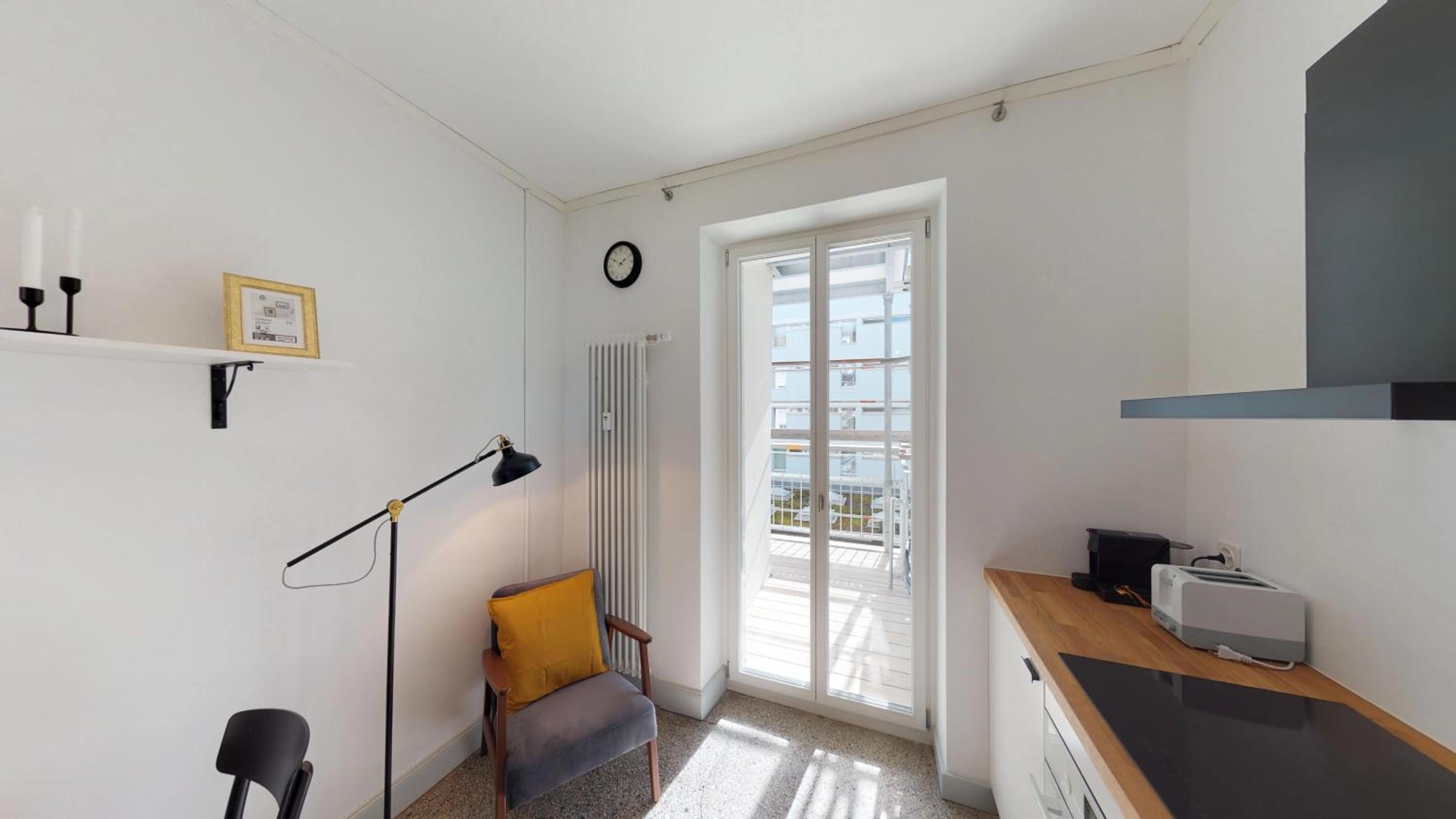 One-Bedroom Apartment photo 2