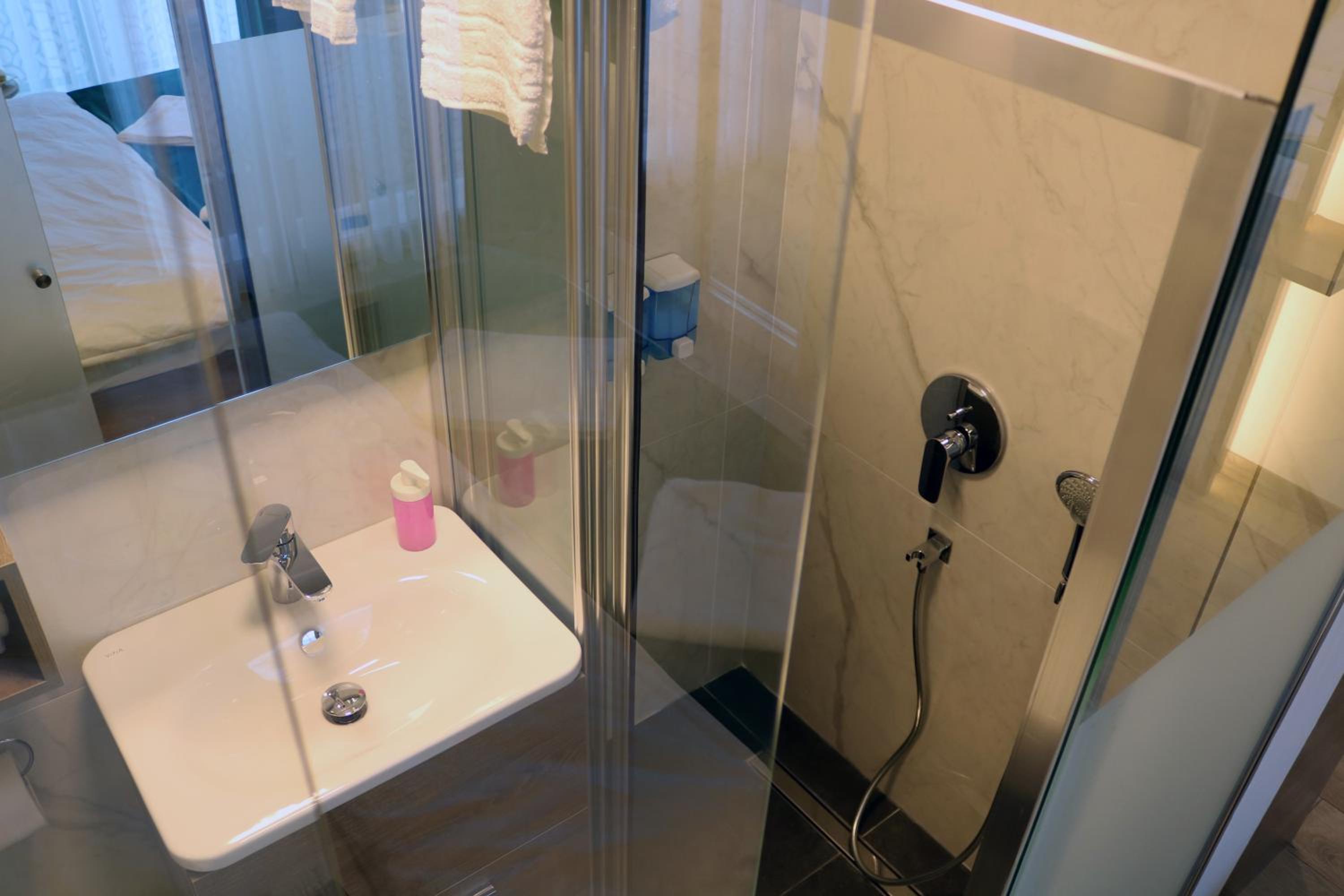 Superior Twin Room With City View photo 2