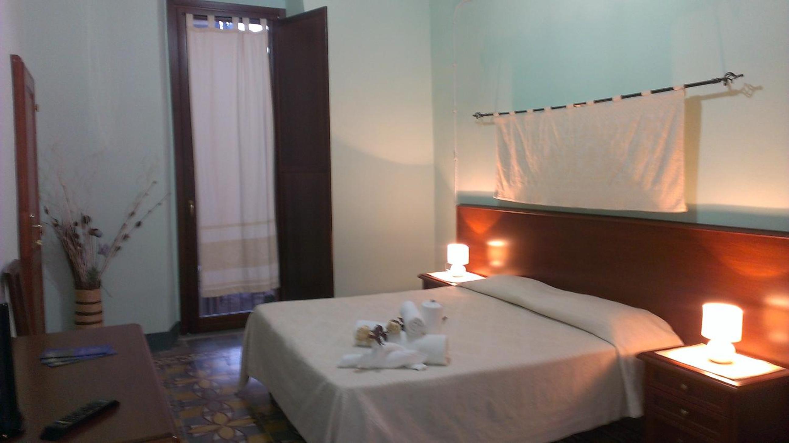 Double Room - Photo 1