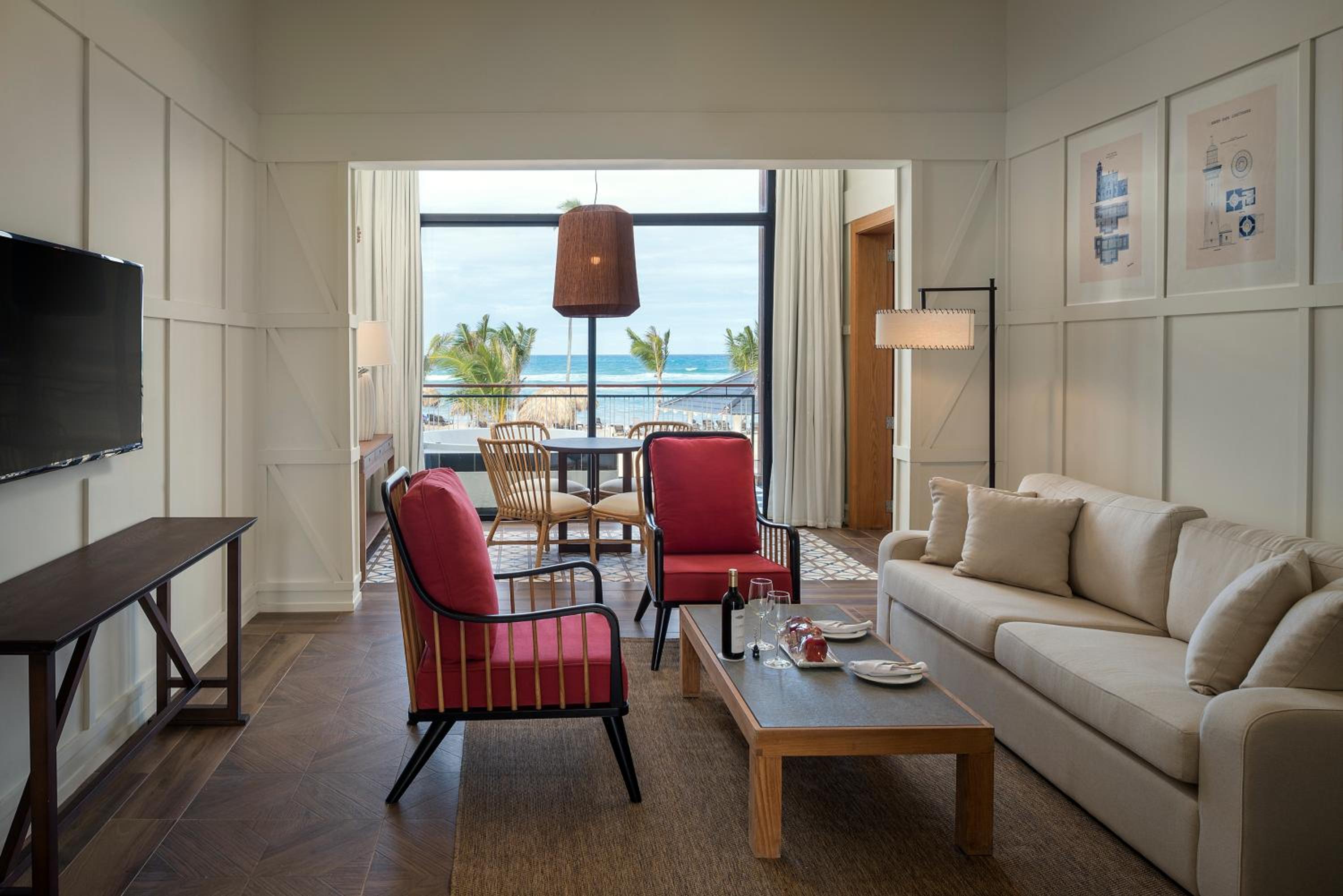 Privilege Royal Master Suite Ocean Front Single