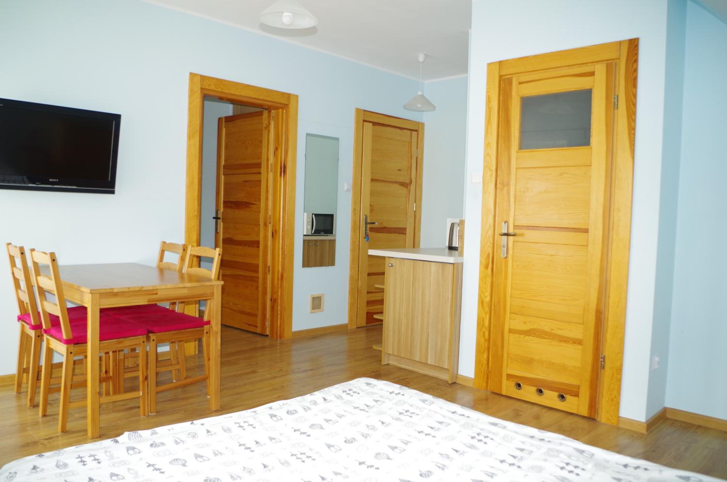 One-Bedroom Apartment photo 2