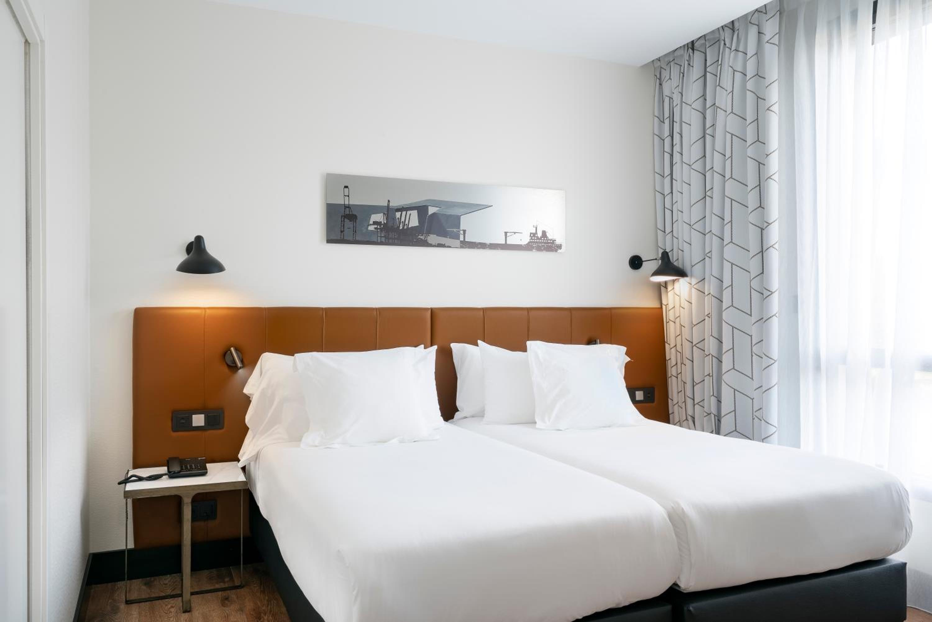 Standard Double or Twin Room - Photo 1