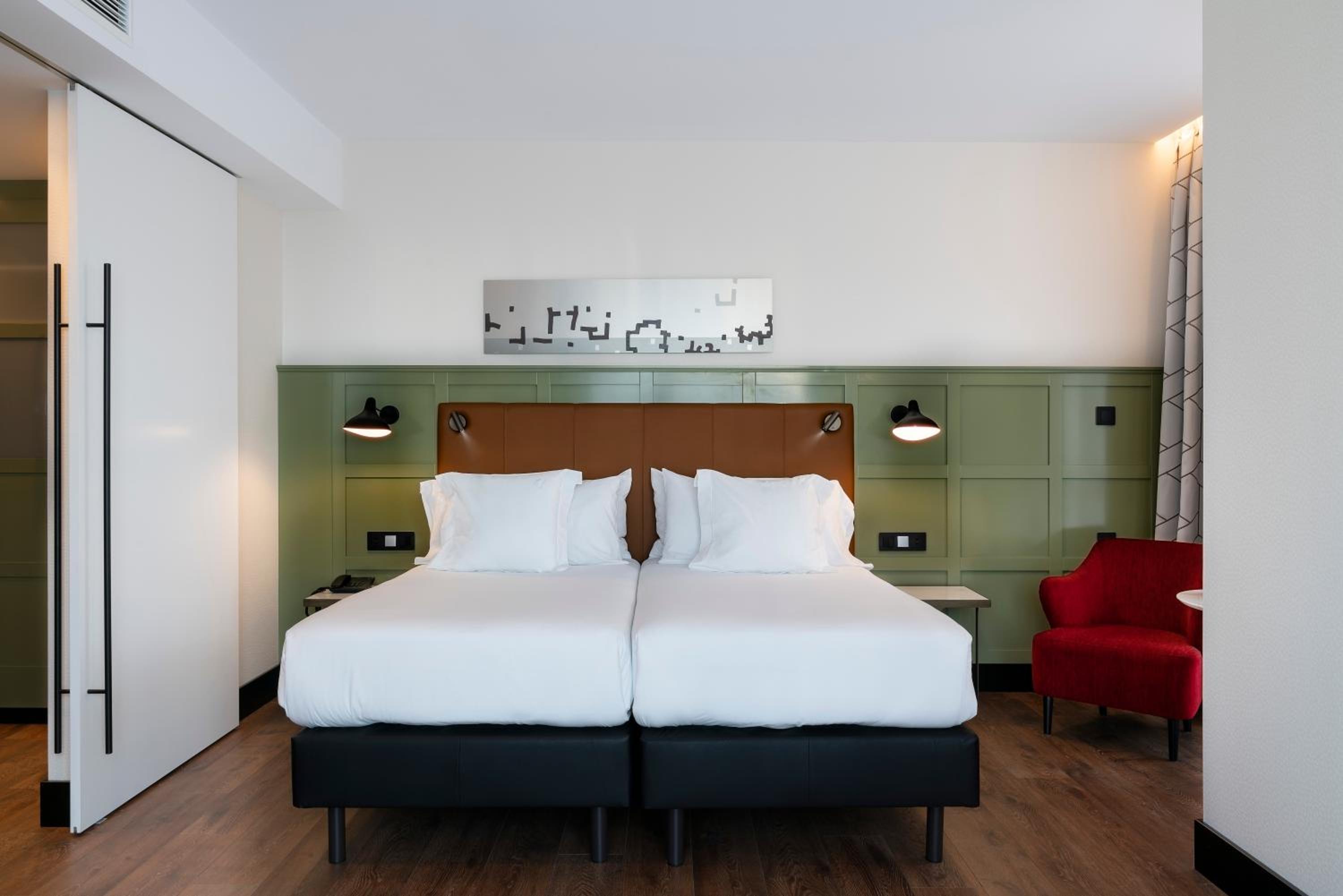 Suite Junior with Guggenheim view - Photo 8
