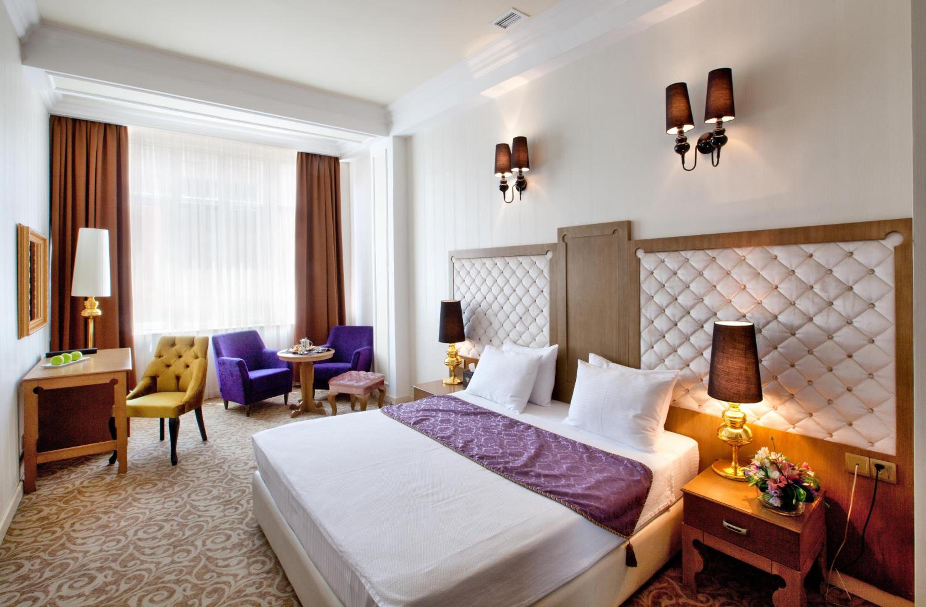 Standard King Room photo 1