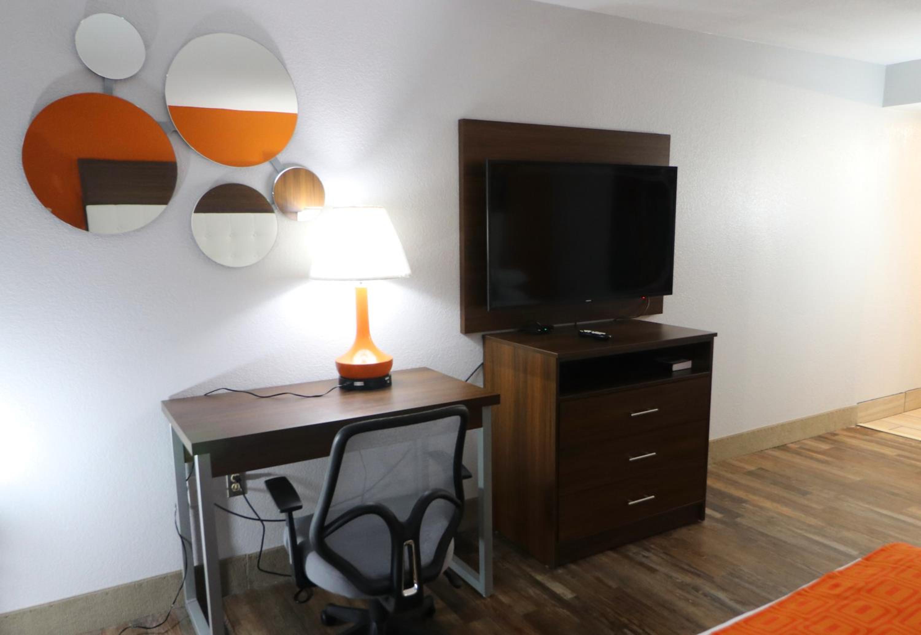 Queen Room with Two Queen Beds photo 2