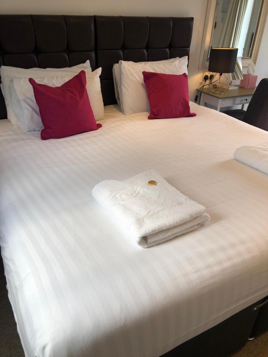 Large Double or Twin Room - Photo 2