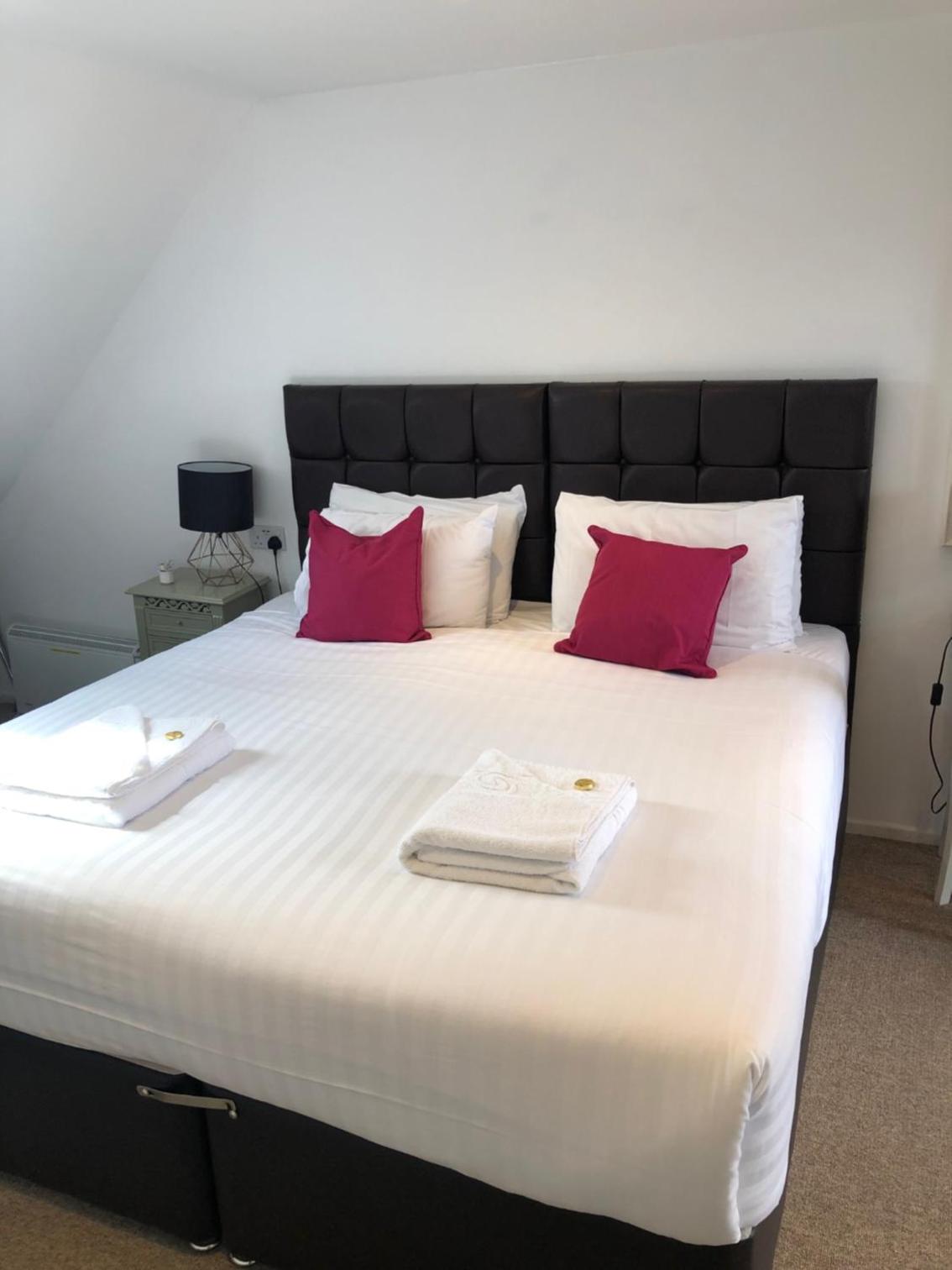 Large Double or Twin Room - Photo 4