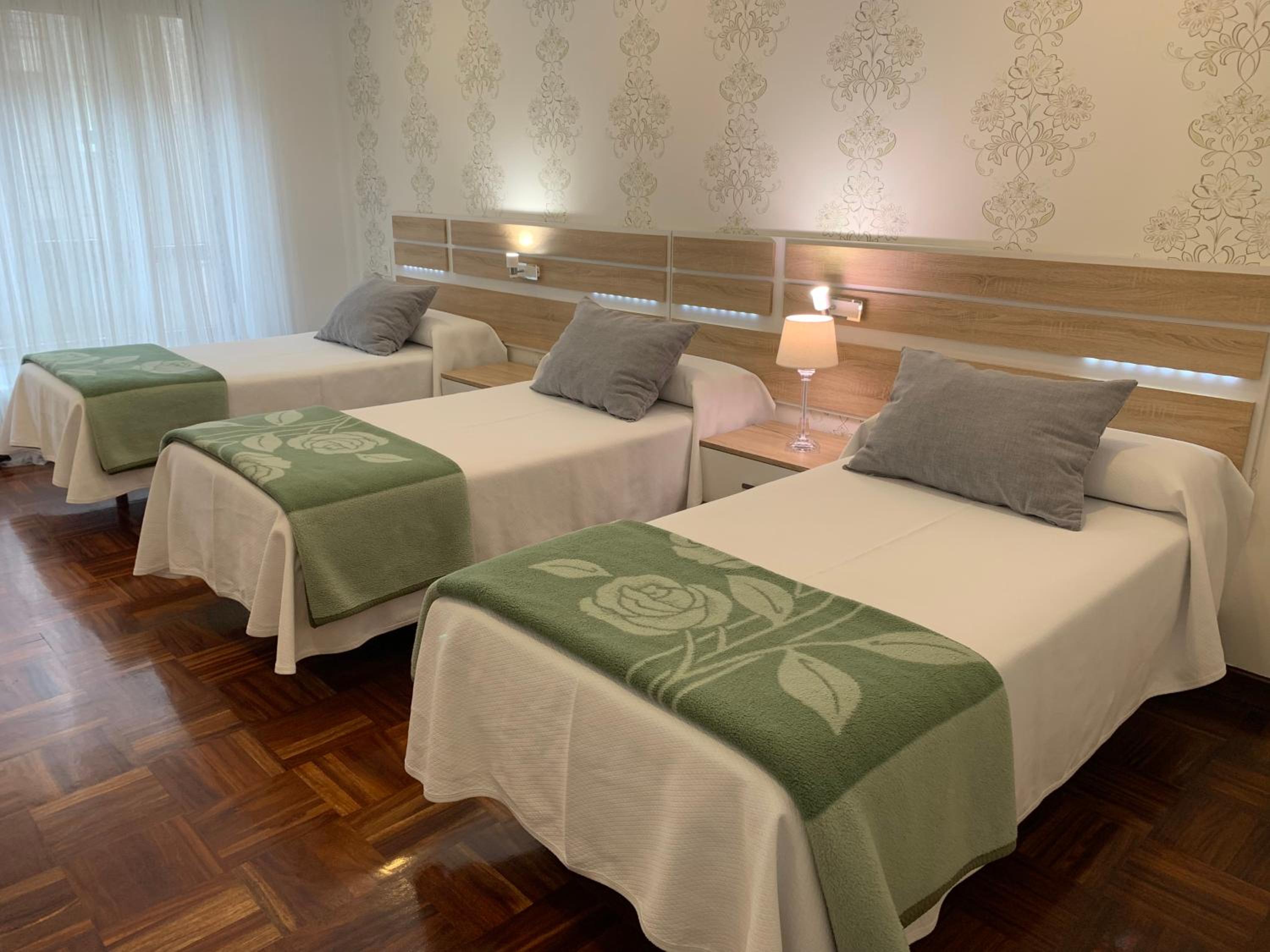 Triple Room with Private Bathroom photo 3