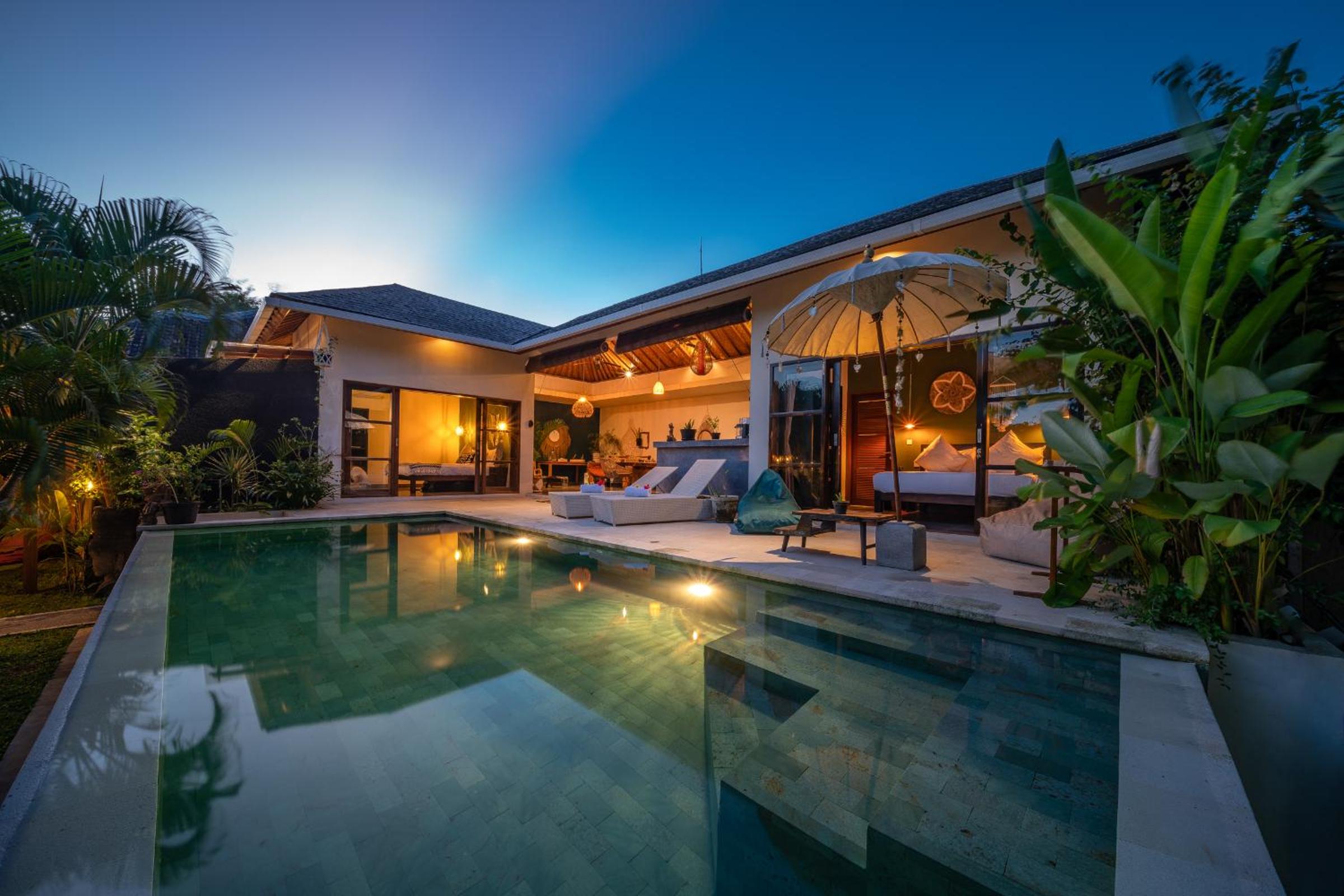 Double Room with Pool View - Photo 37