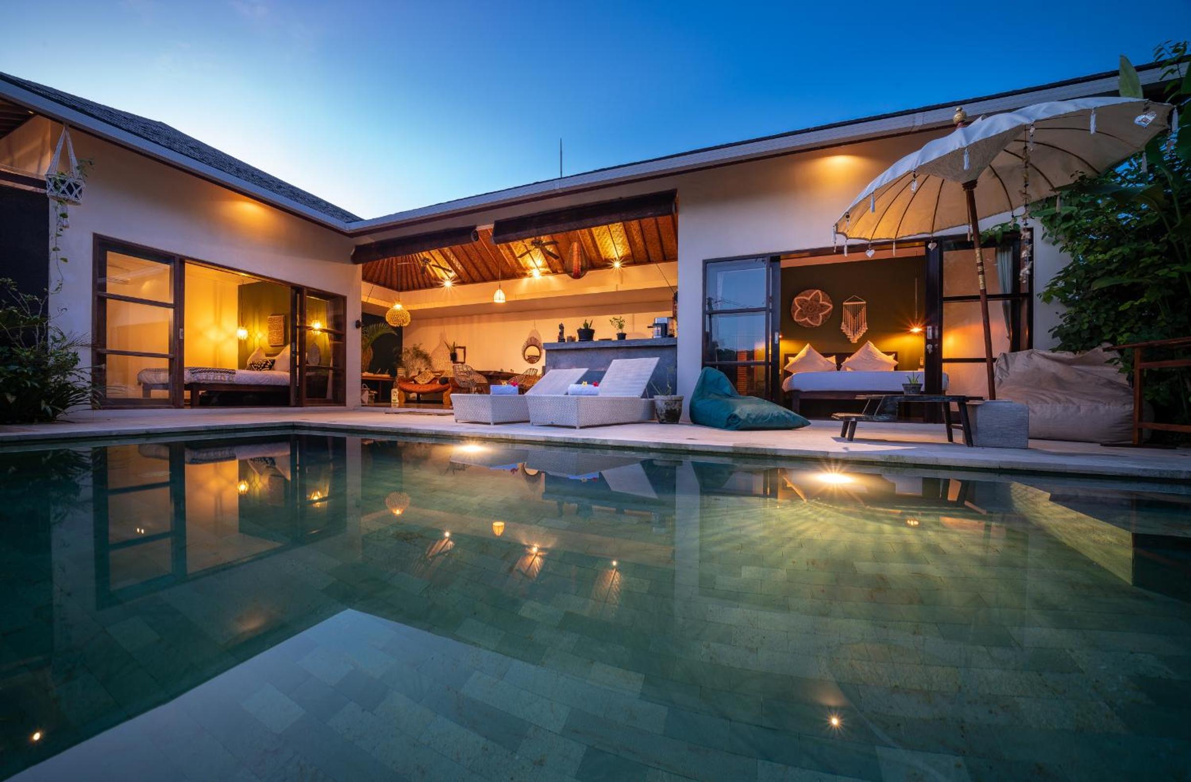Double Room with Pool View - Photo 1