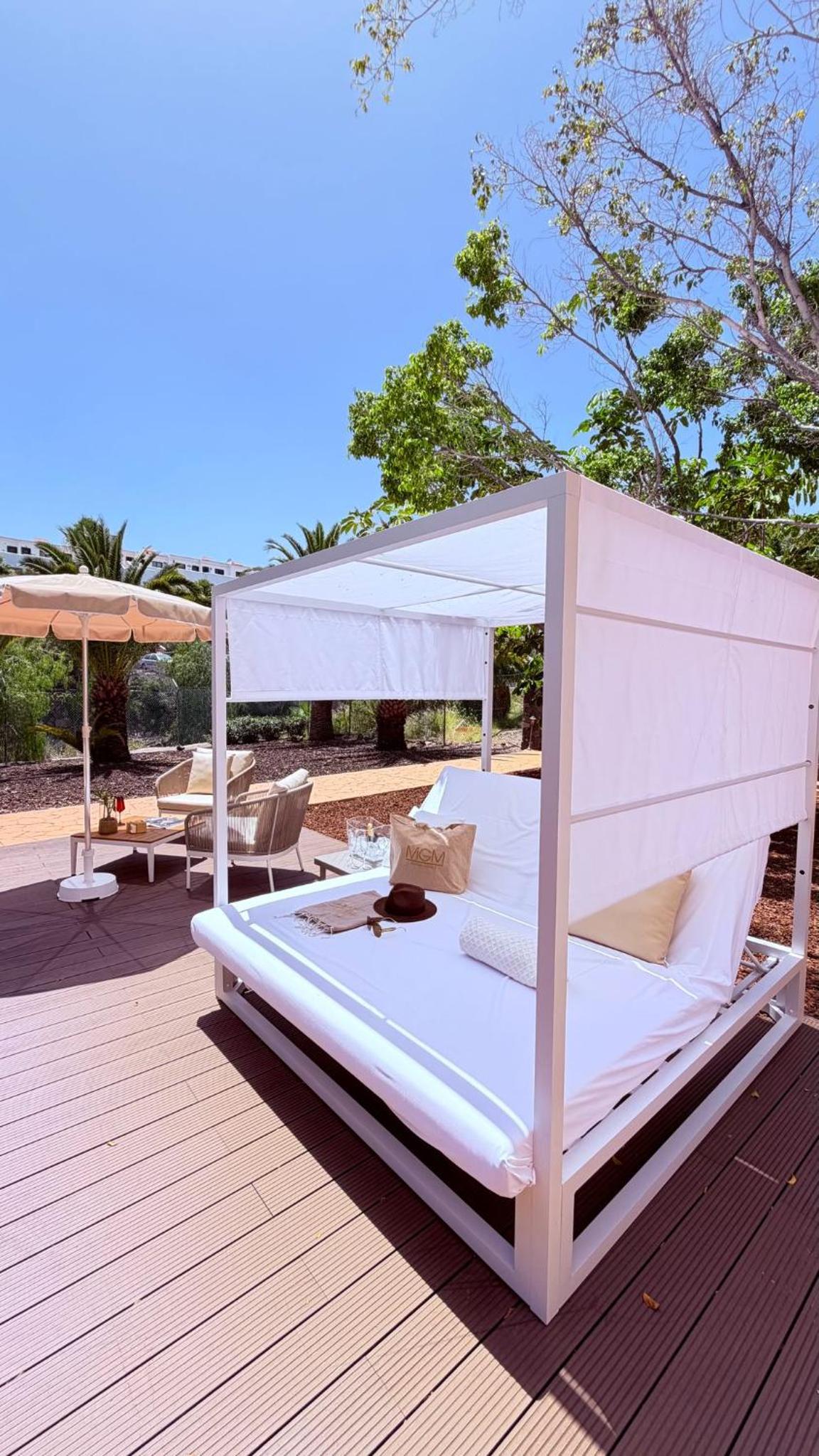 Suite Deluxe (2 Adults) – MAGMA Service Suite Deluxe (2 Adults) – MAGMA Service