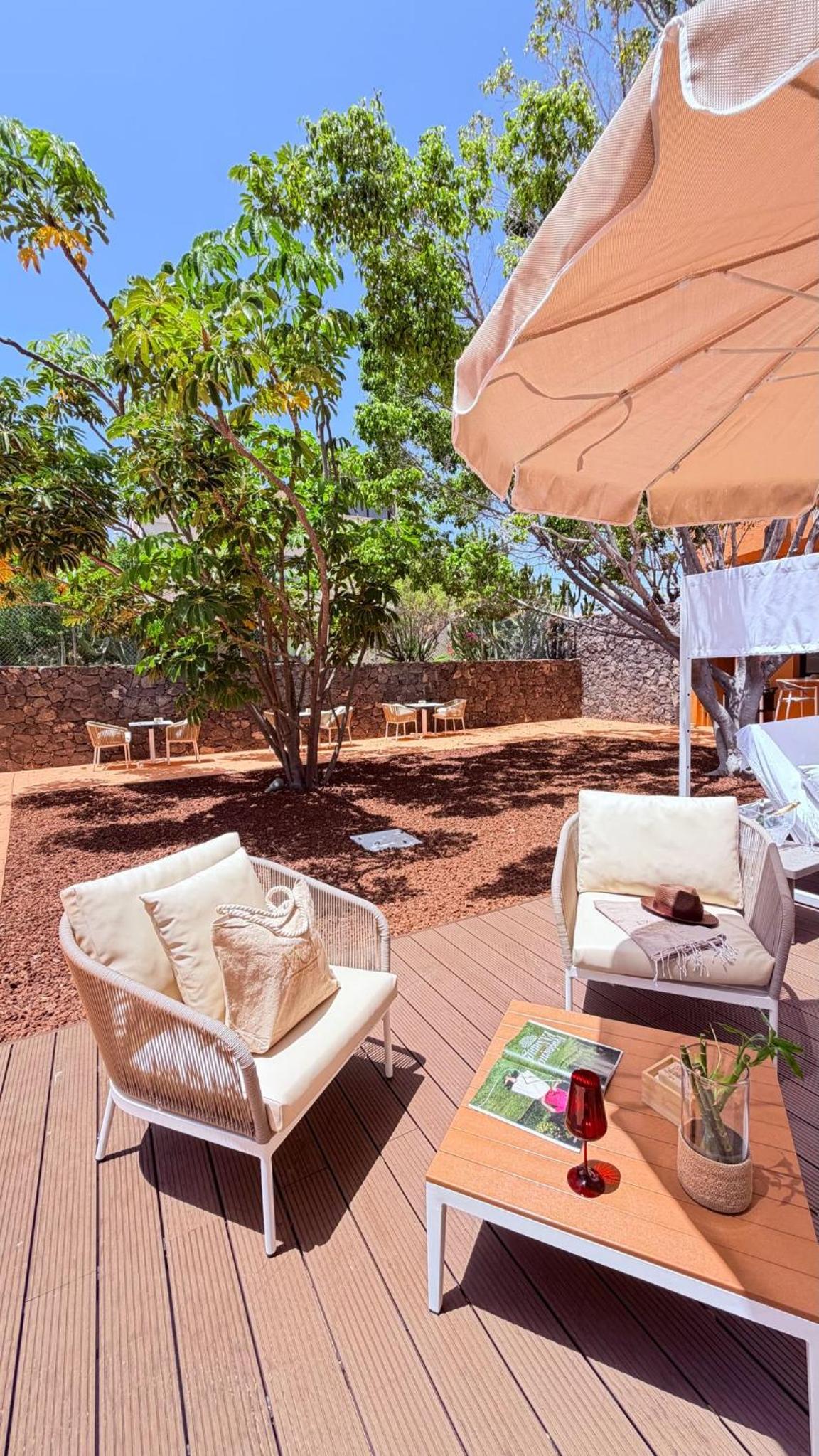 Suite Deluxe (2 Adults) – MAGMA Service Suite Deluxe (2 Adults) – MAGMA Service