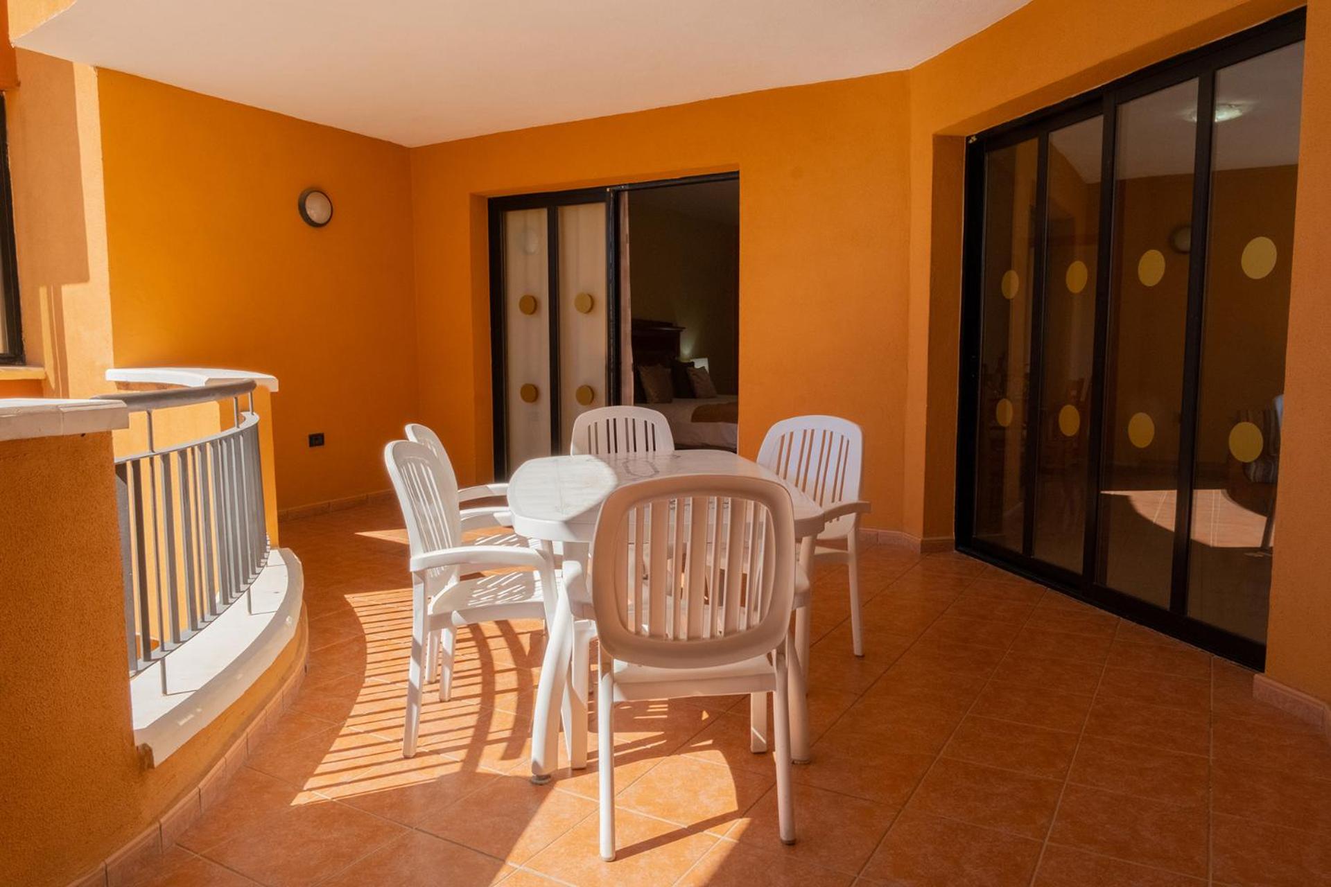 Family Room with Pool or Sea View (6 Adults) – MAGMA Service Family Room with Pool or Sea View (6 Adults) – MAGMA Service