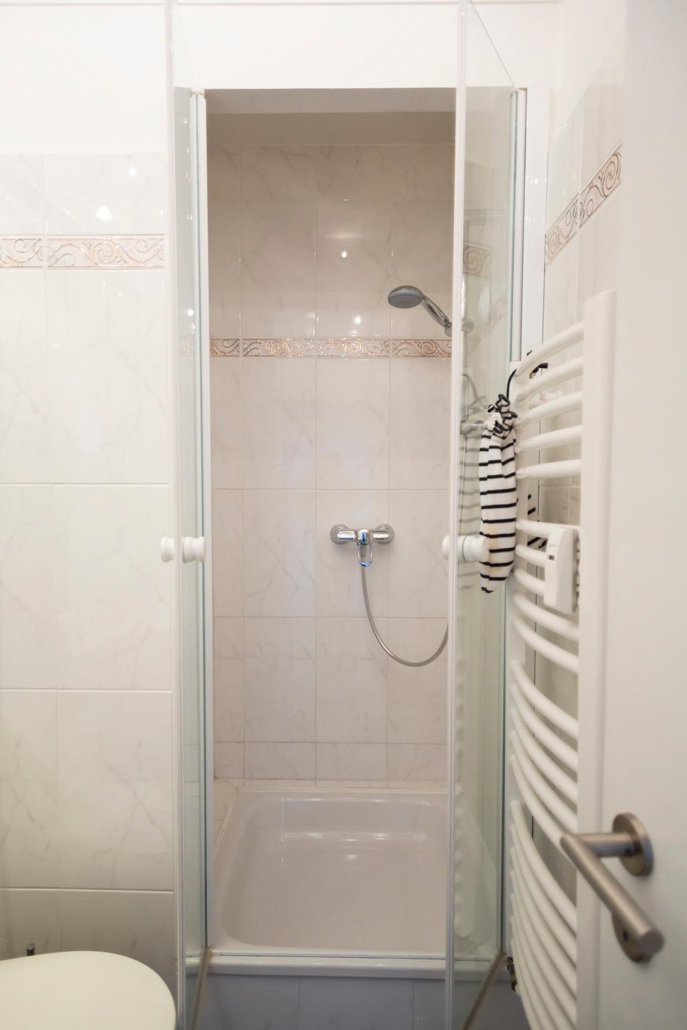 Apartment with Sea View - Photo 13