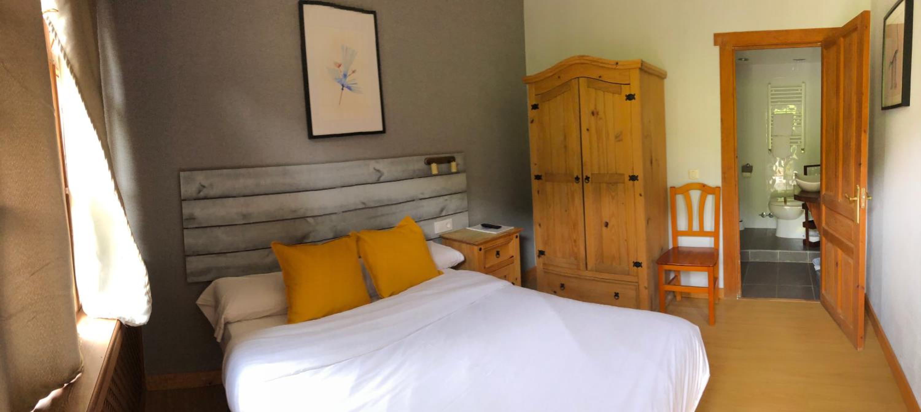 Economy Double Room photo 2