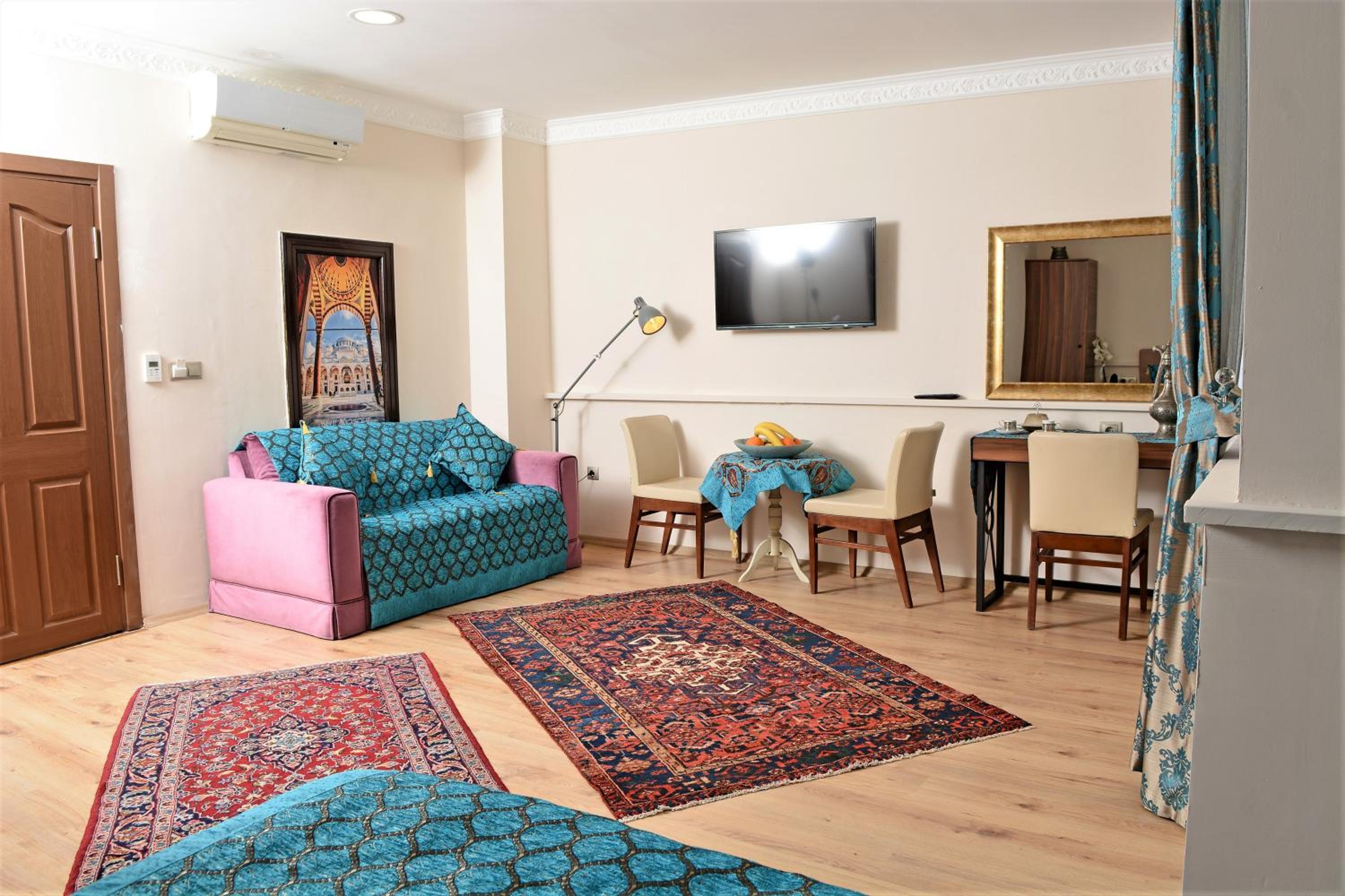 Family Room photo 1