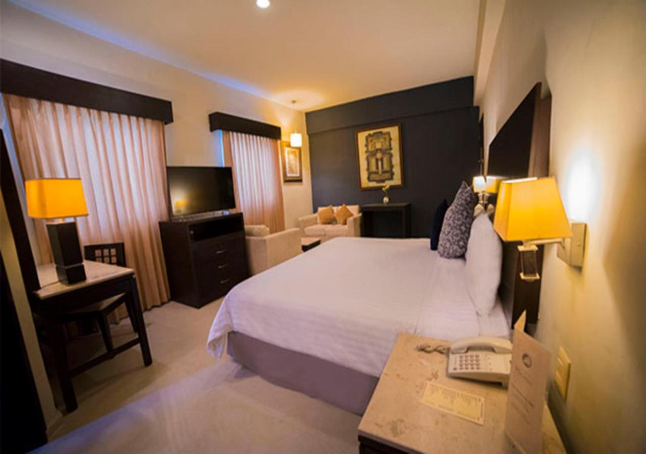 Junior Suite with Spa Bath photo 2