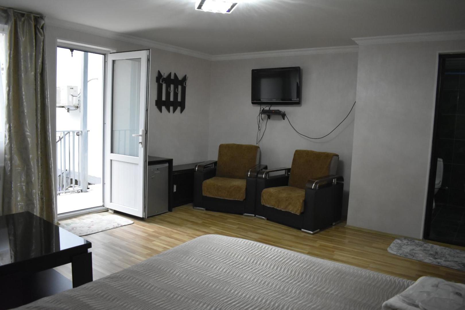 Family Room photo 2