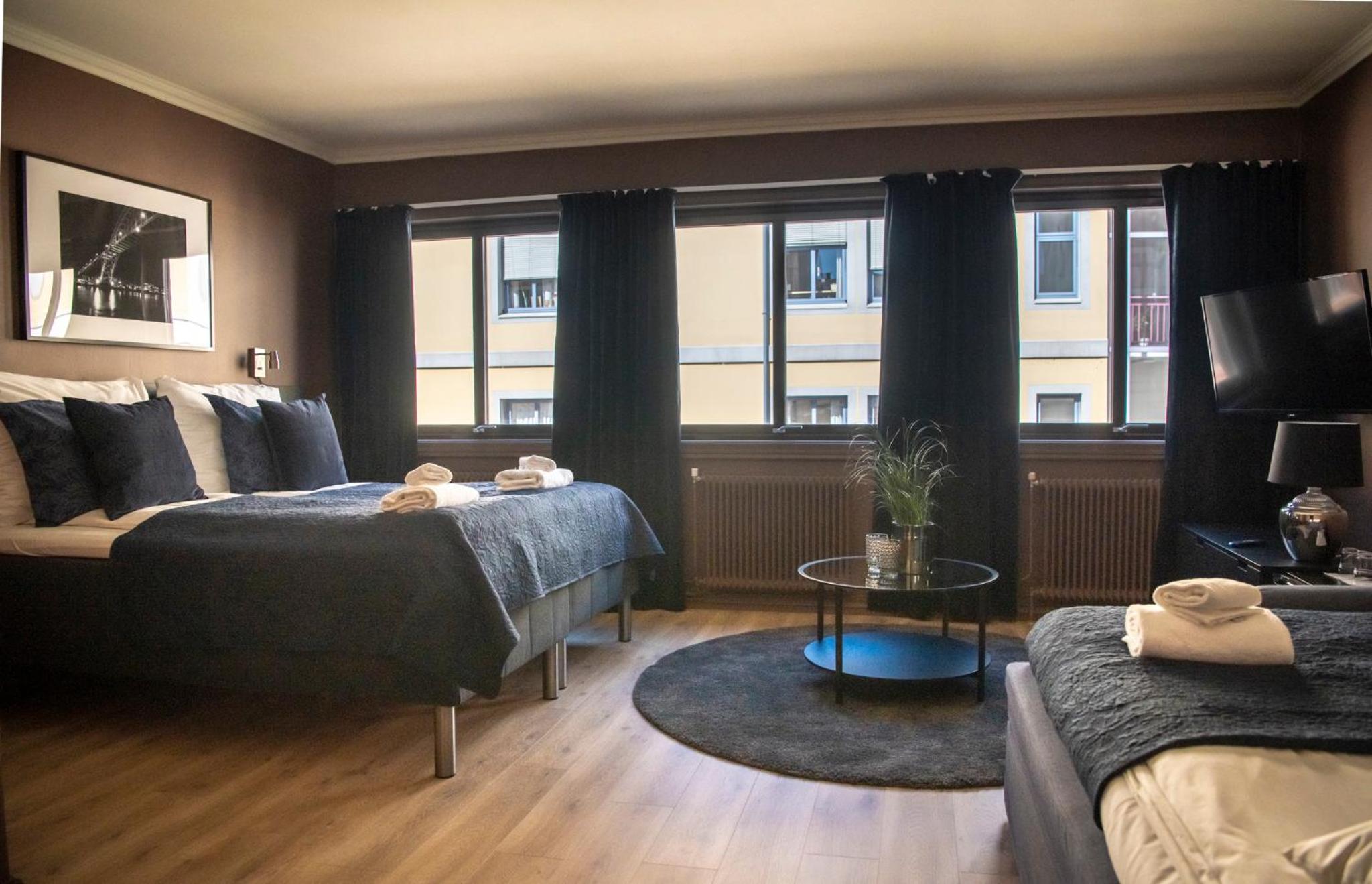 Family Room - Photo 2