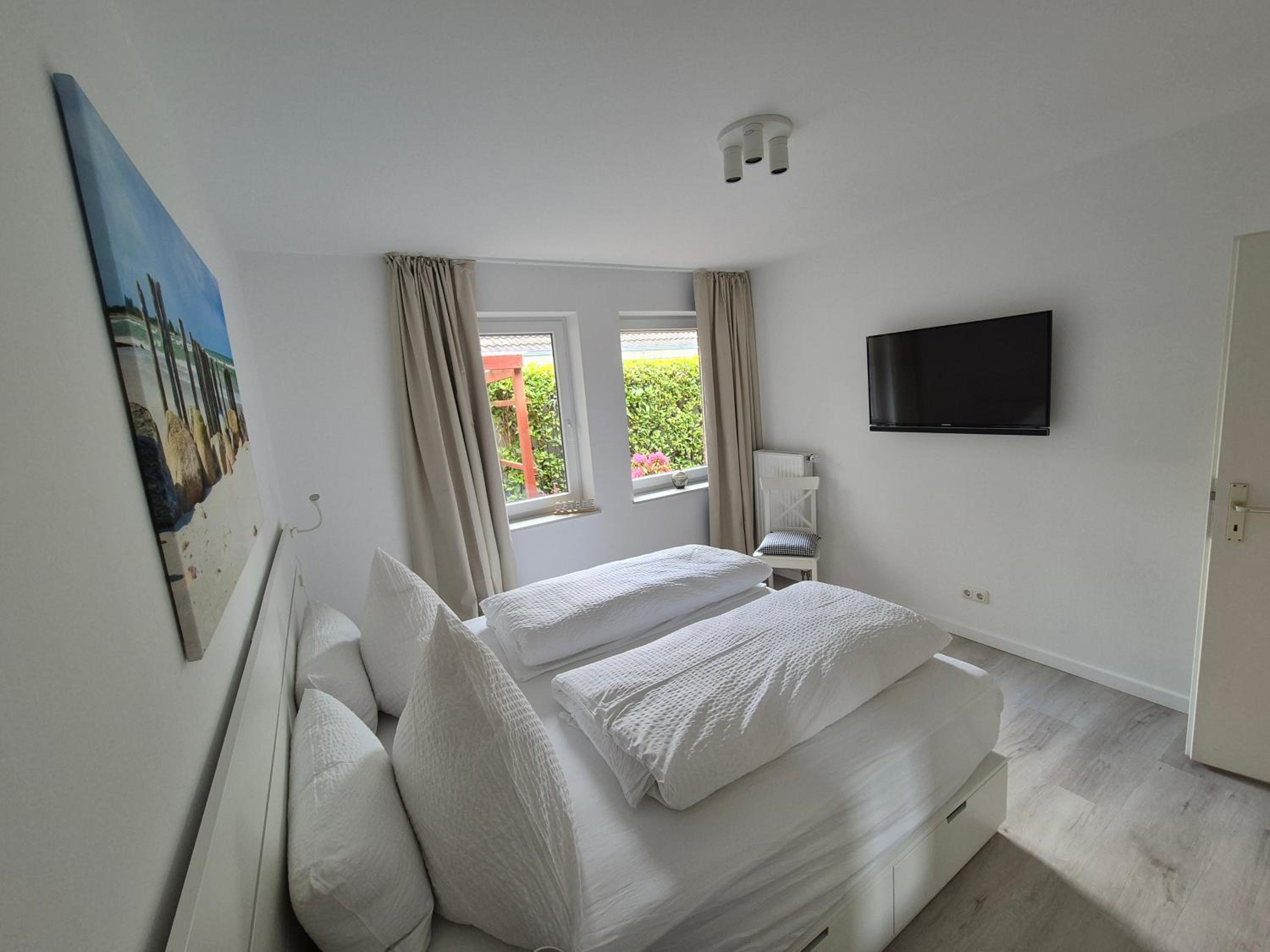 Three-Bedroom Apartment - Oceanfront photo 2