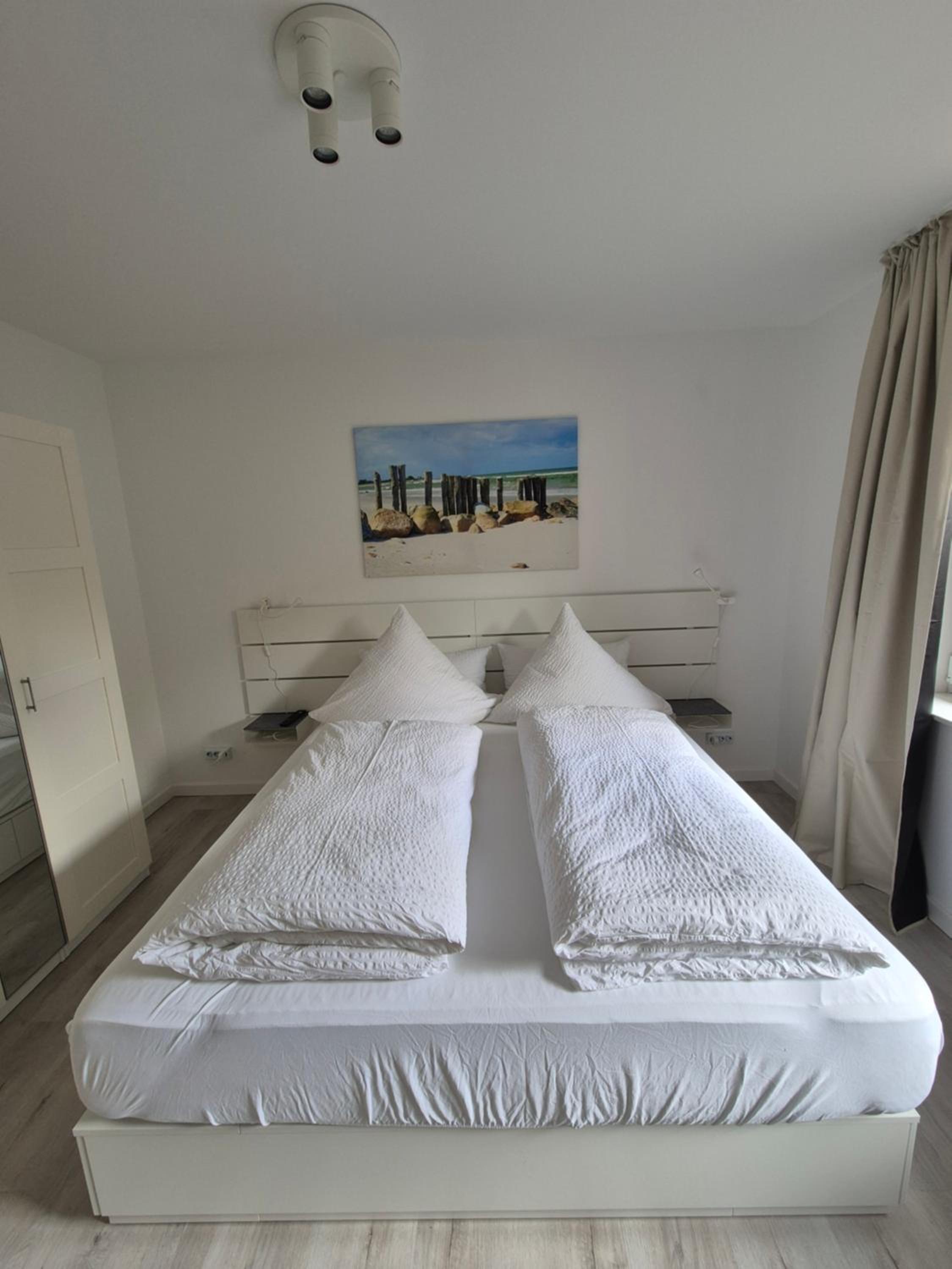 Three-Bedroom Apartment - Oceanfront photo 3